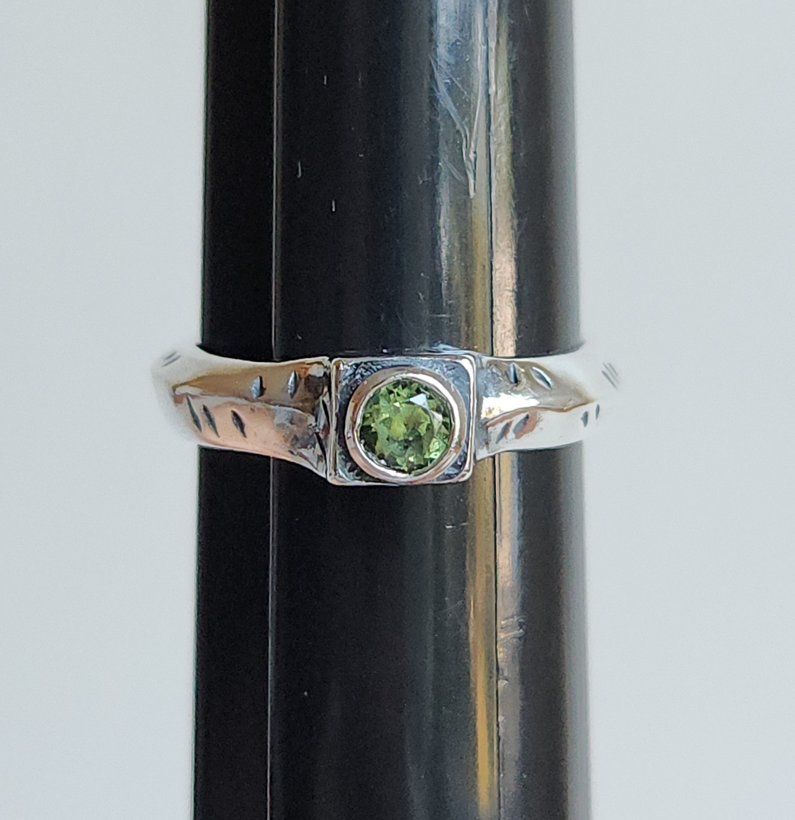 Silpada Sterling Silver Peridot Ring – Size 8.5 – Logo & 925 Stamp