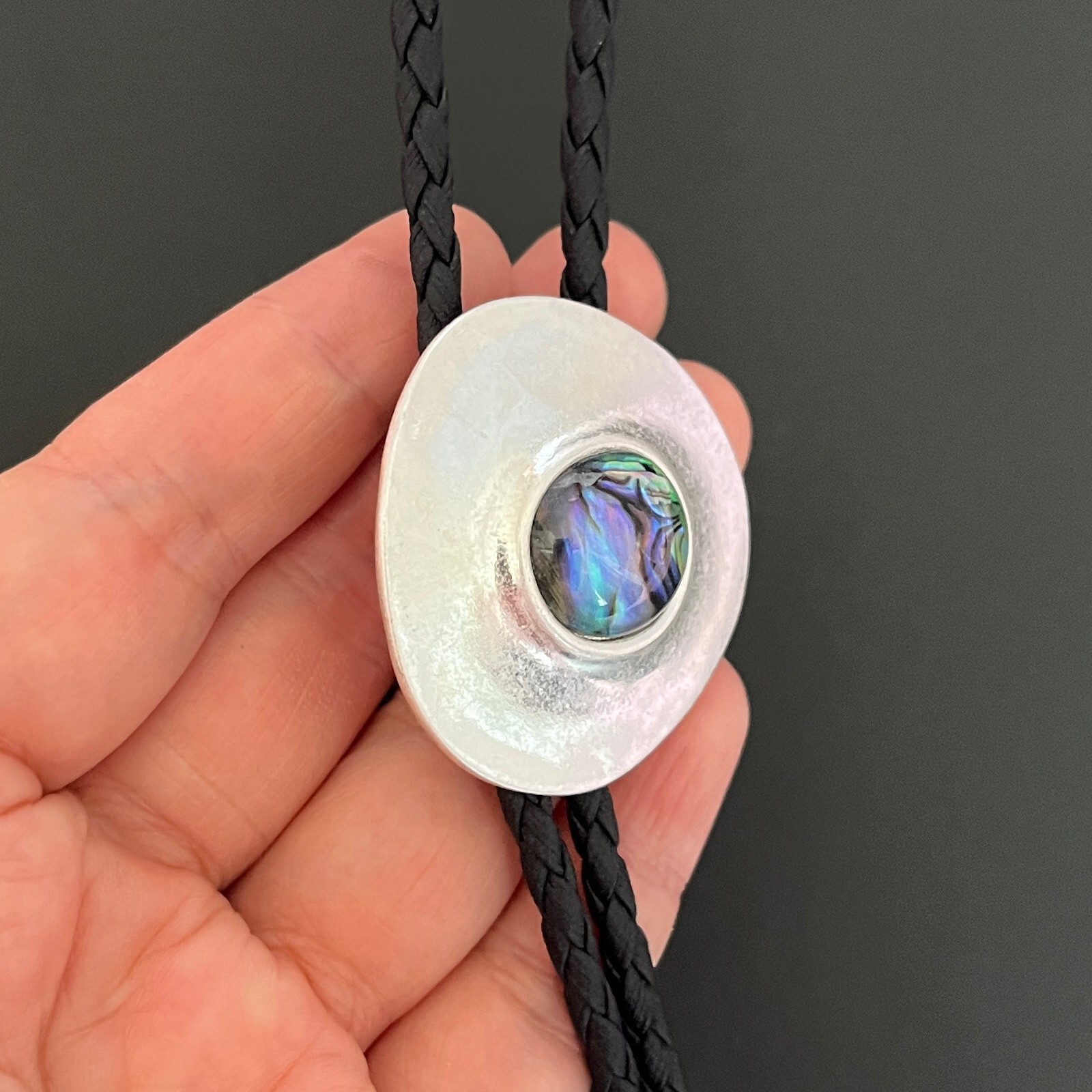 Vintage Silver Irregular Round Natural Abalone Shell Bolo Tie Western Necklace
