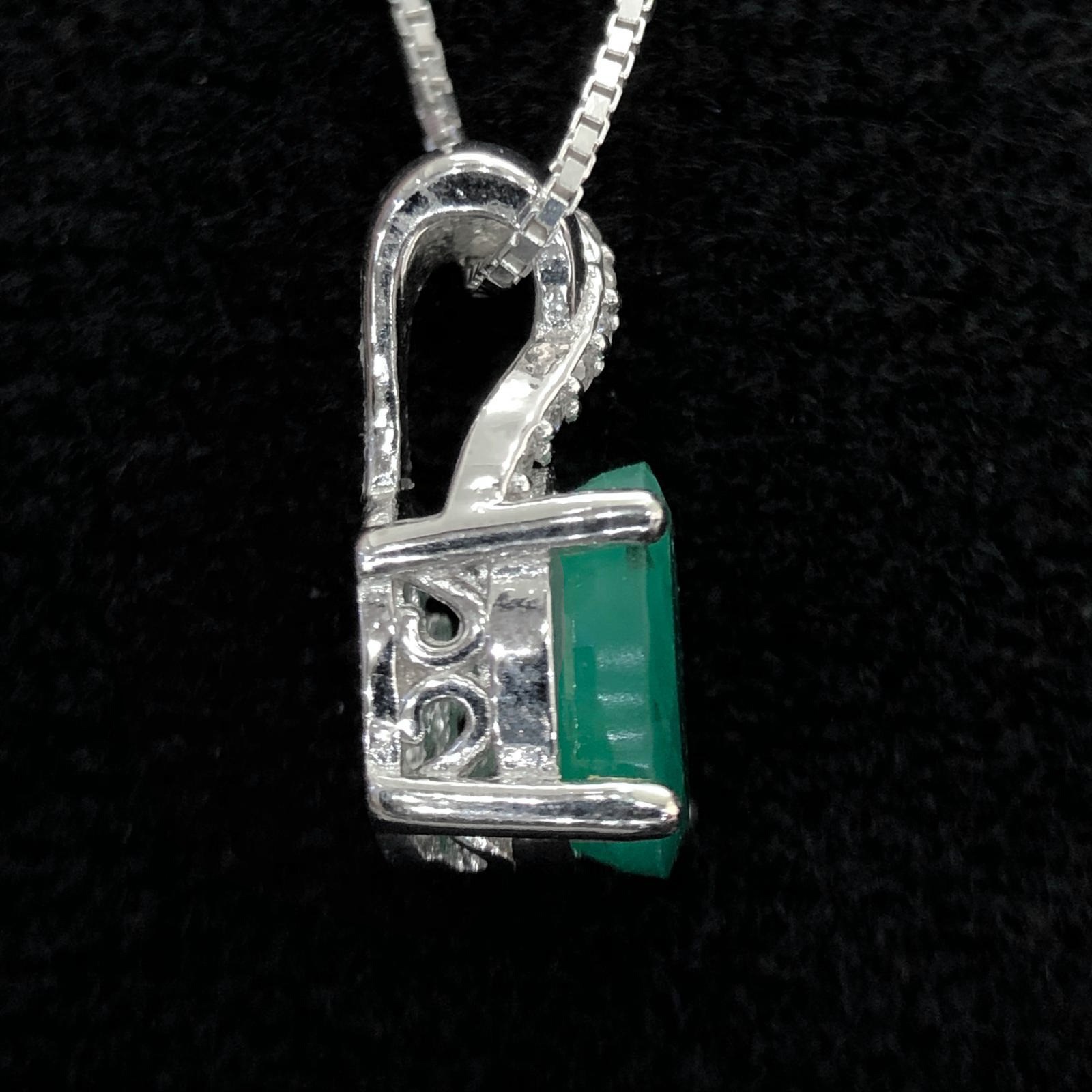 Natural Emerald Gemstone 925 Sterling Silver Pendant Oval Top Rich Green