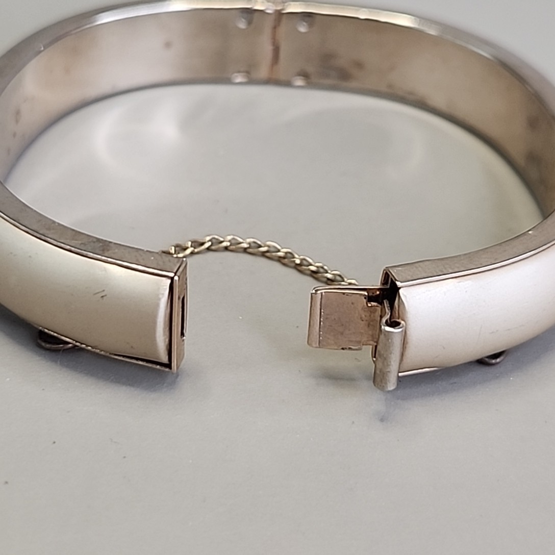 Vintage Etched Bangle Bracelet 10mm Hinged Satin Silver Tone Push Lock 6.5″