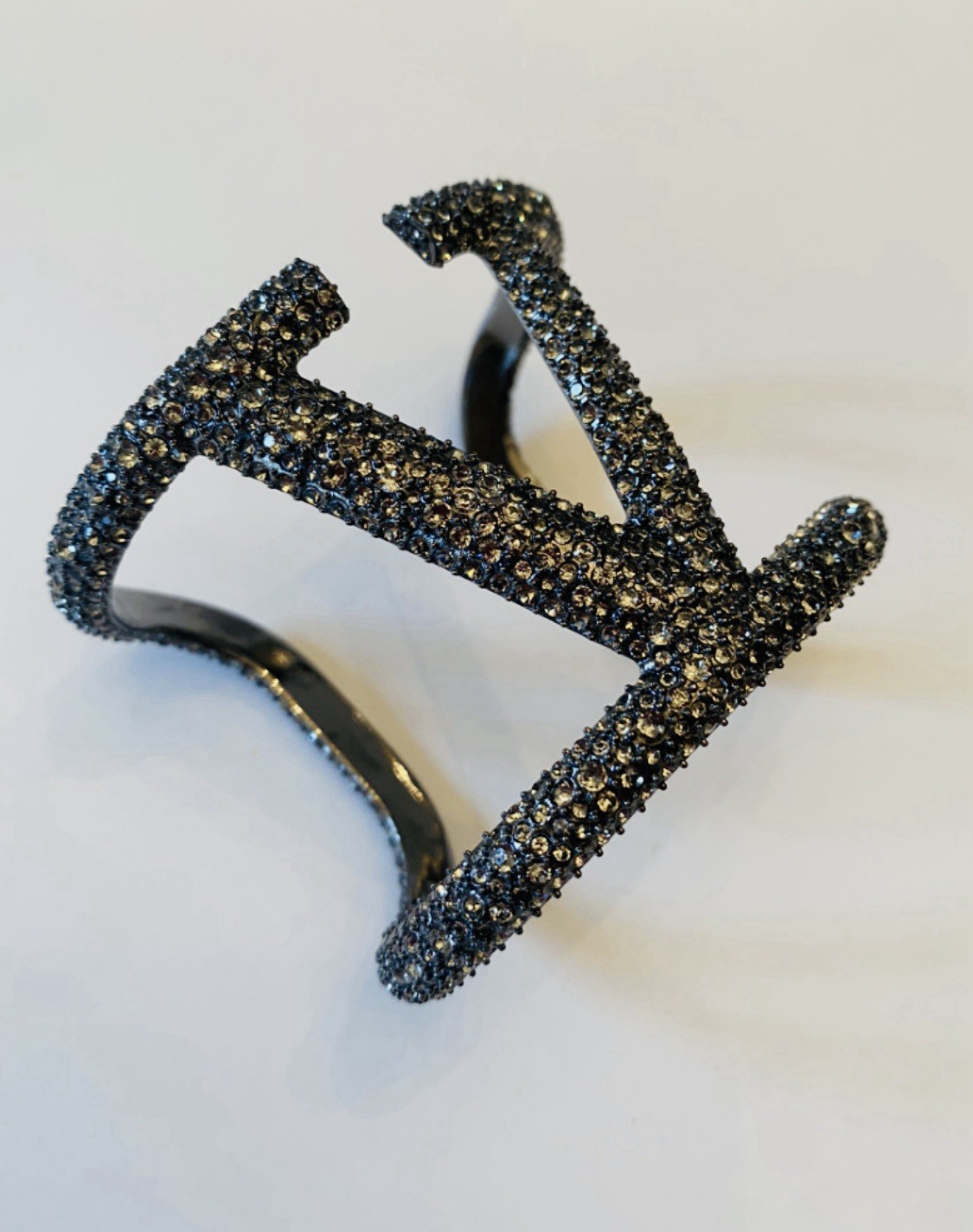 Gorgeous Valentino V Logo Bracelet! Brand New with Tags!