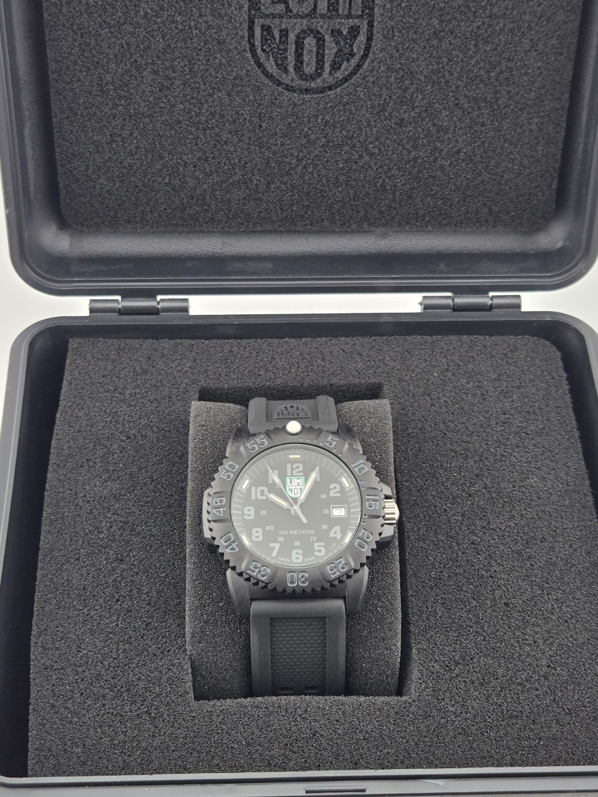 LUMINOX Sea Lion Men’s CARBONOX Black Dial Rubber Strap Watch – X2.2072 NEW
