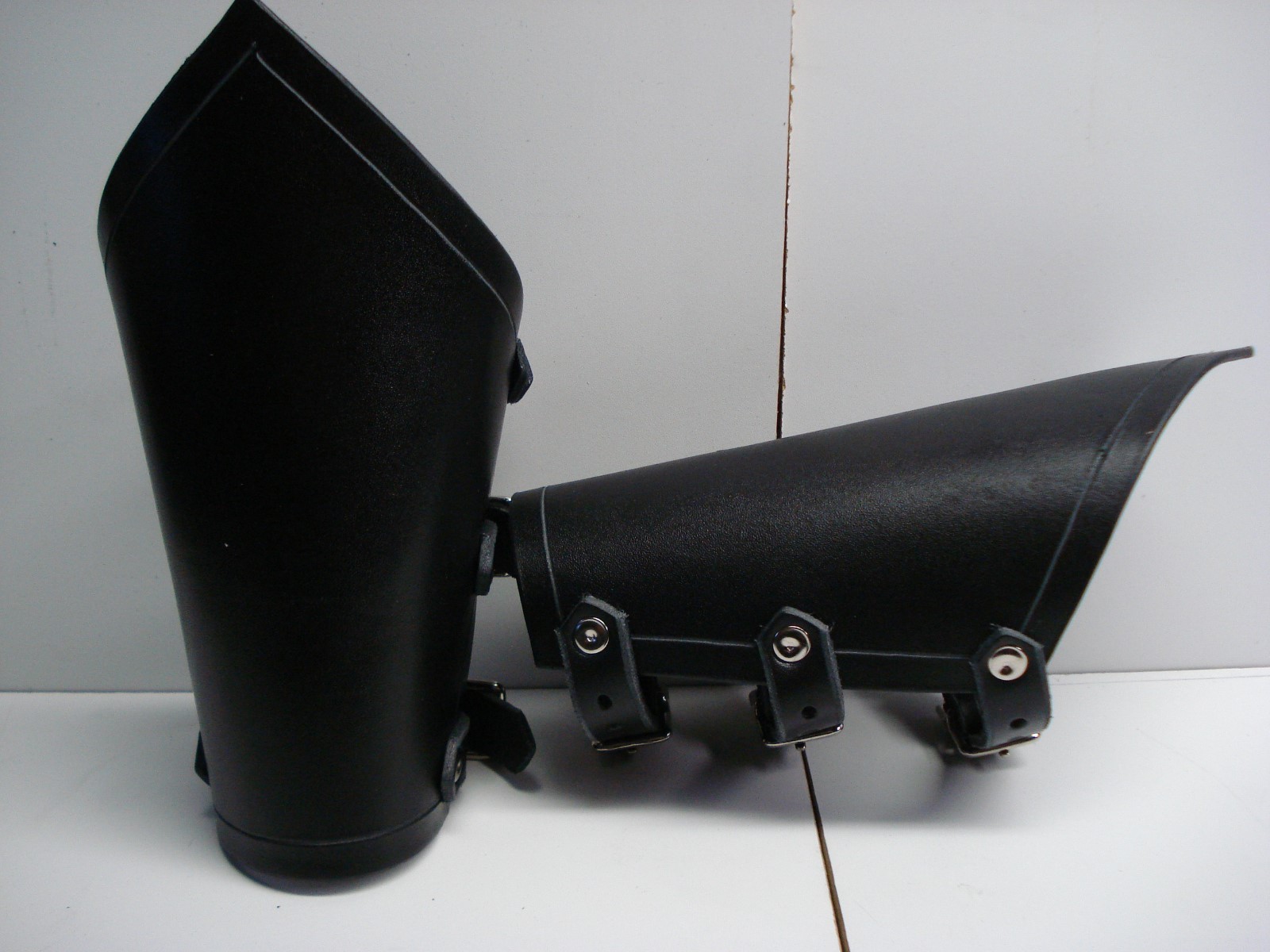 LEATHER BLACK PLAIN MEDIUM BRACER…BLACK METAL..(MDLG0017)….. ULVER