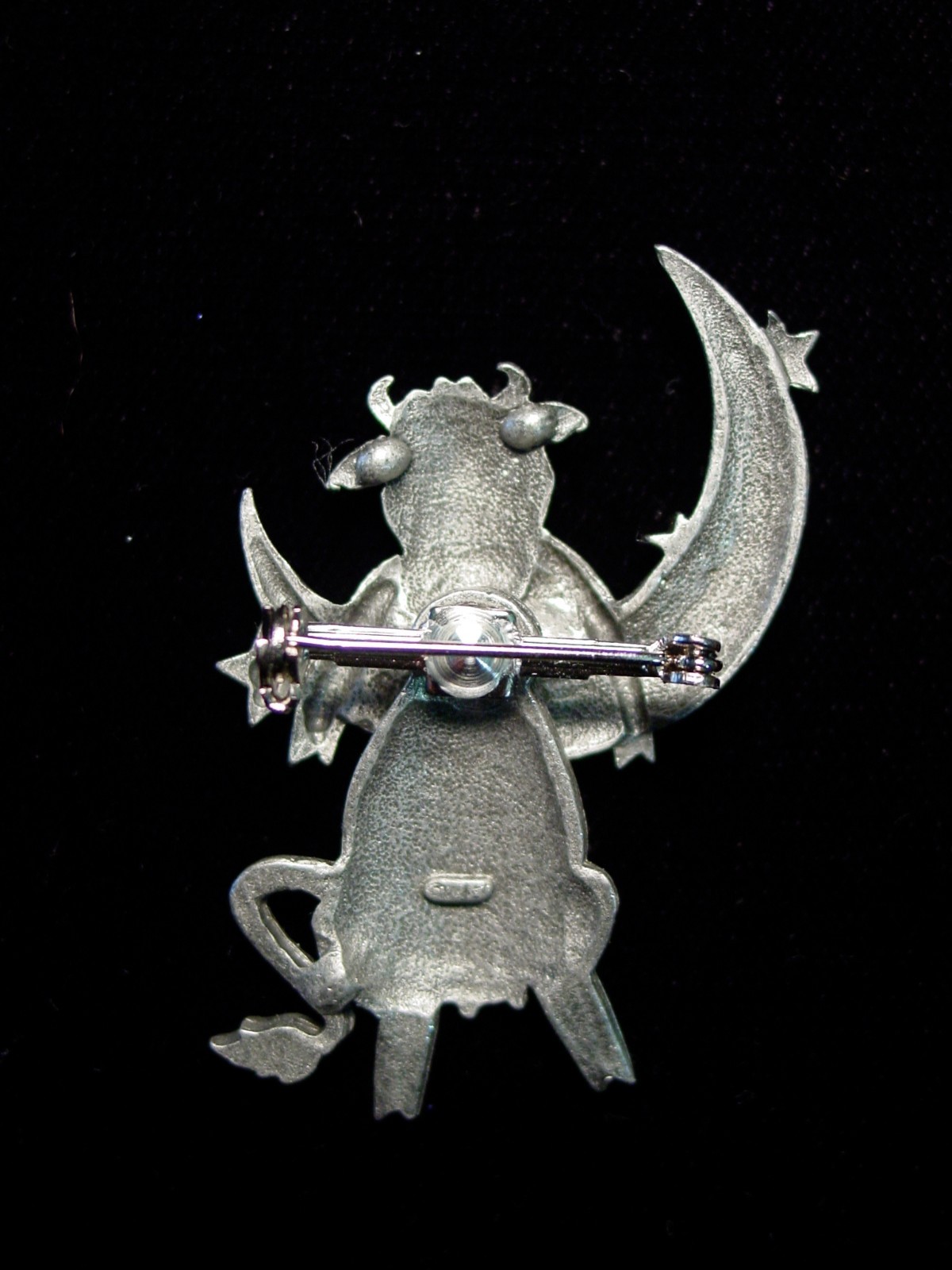 “JJ” Jonette Jewelry Silver Pewter ‘COW Jumps Over the Moon’ Pin