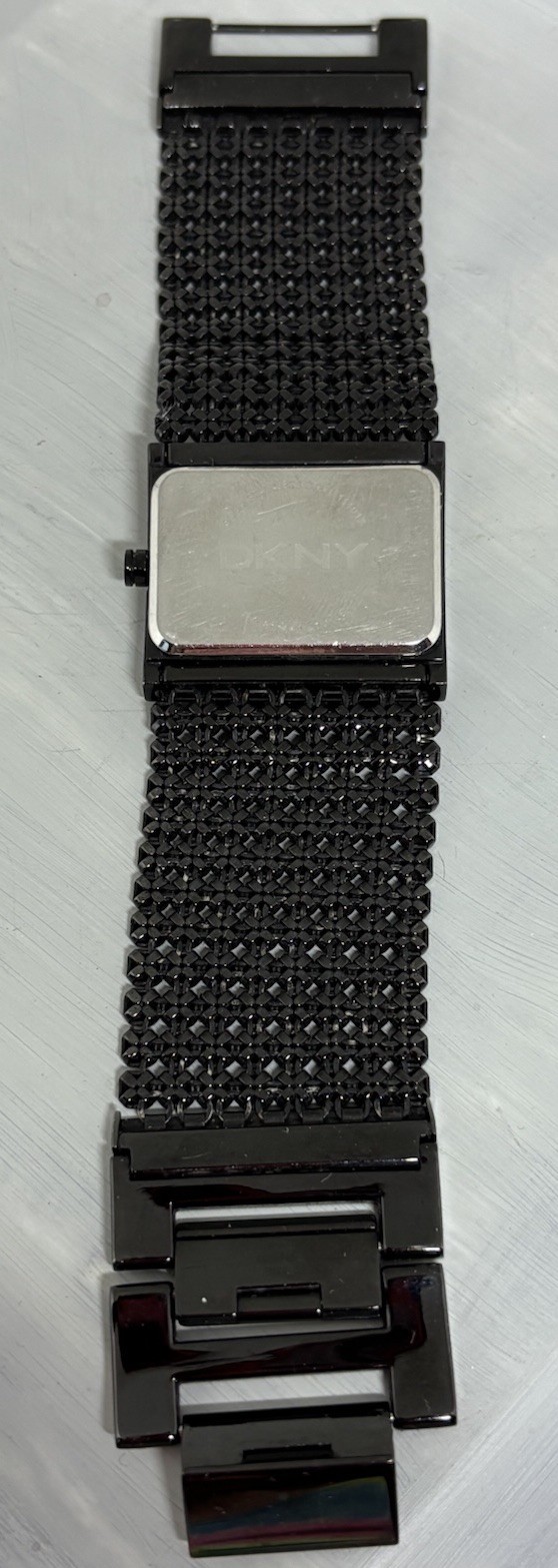 DKNY 32mm Black Case Black Stainless Steel Women’s Watch NY8116 New Battery