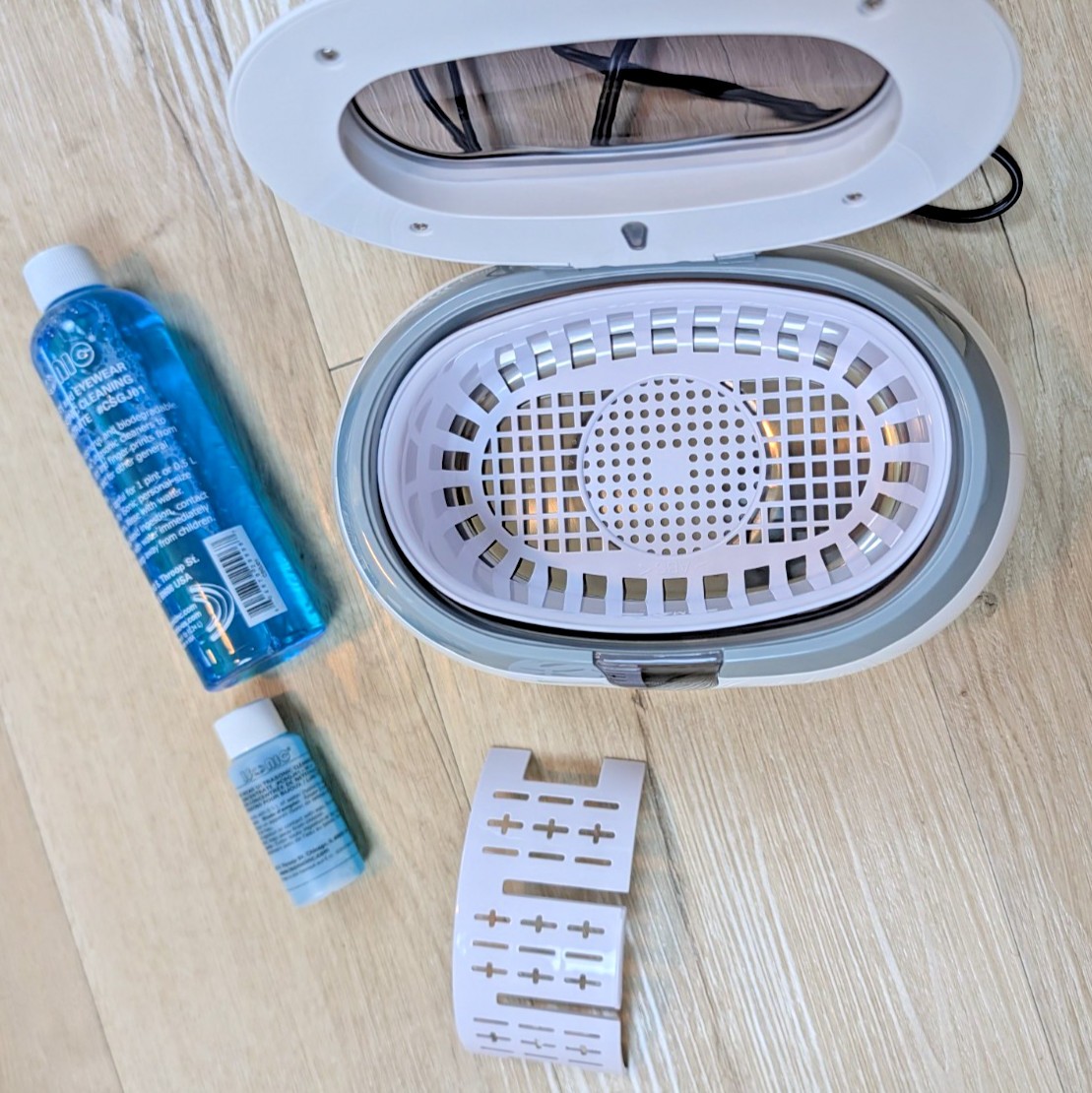 Magnasonic CD-2800 Ultrasonic Jewelry & Eyeglass Cleaner White Gray + Fluid