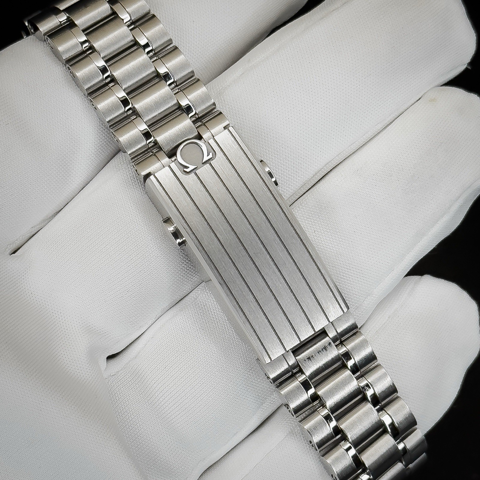 OMEGA Speedmaster Chronoscope Co-Axial 43mm Ref: 329.30.43.51.02.002 – Full Set