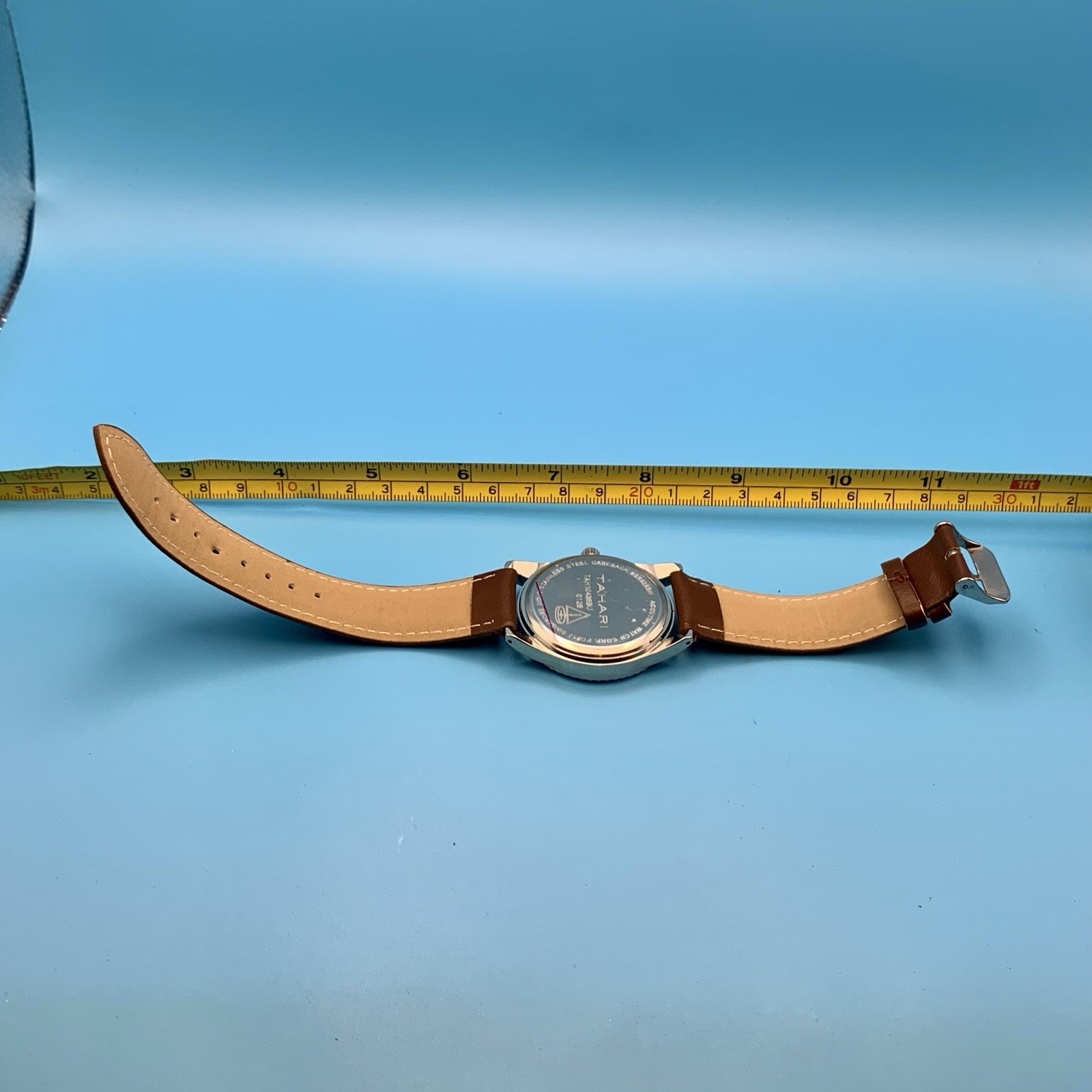 TAHARI By ACCUTIME Men’s Quartz Wristwatch Fluted Bezel Working New Battery