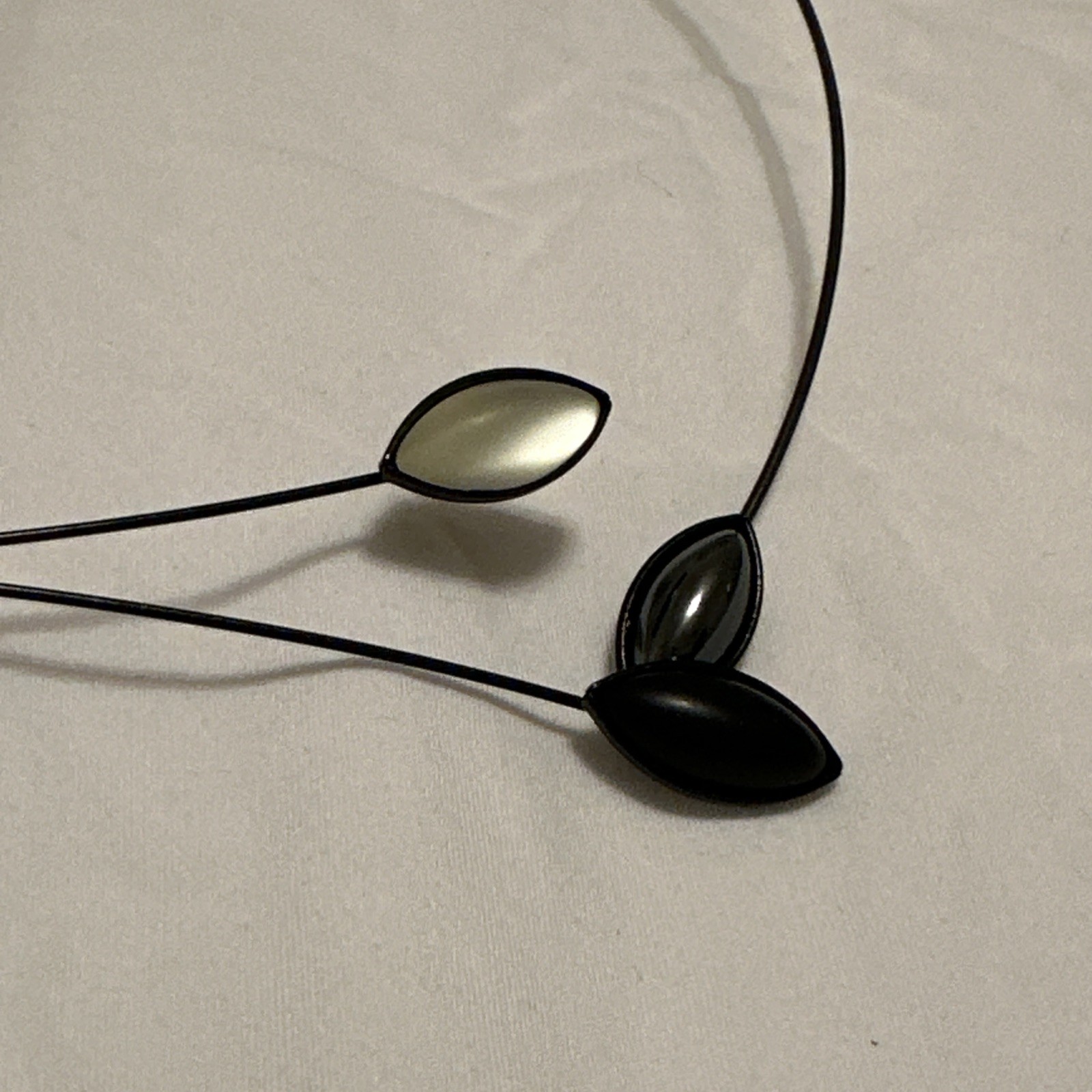 Kristina Collection Jewelry Black Gray White Leaves Memory Wire Necklace NWOT