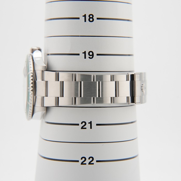 ROLEX Submariner Date 41 126610LV Warranty 2022 Box/Paper