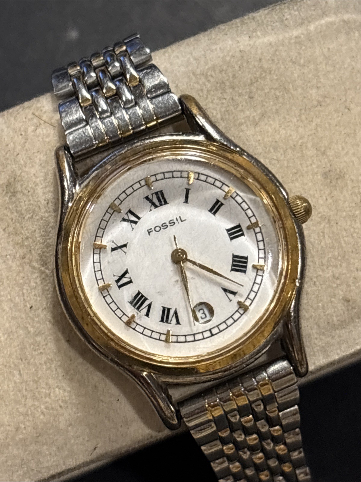 U50 Vintage Fossil Quartz Watch Lady 30mm Two Tone Roman Numerals Untested As Is