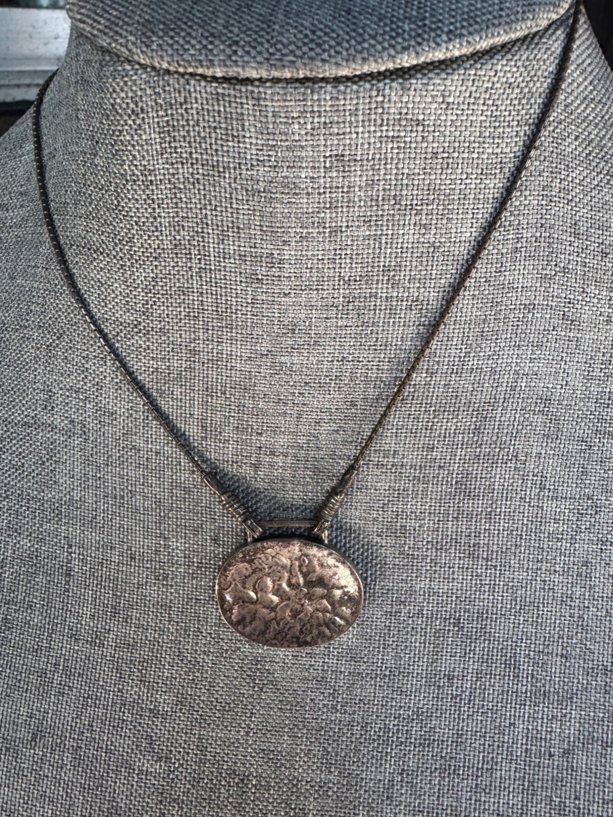 Silpada Sterling Silver Necklace Pendant 16” 12.07g Textured Oval 925 Women