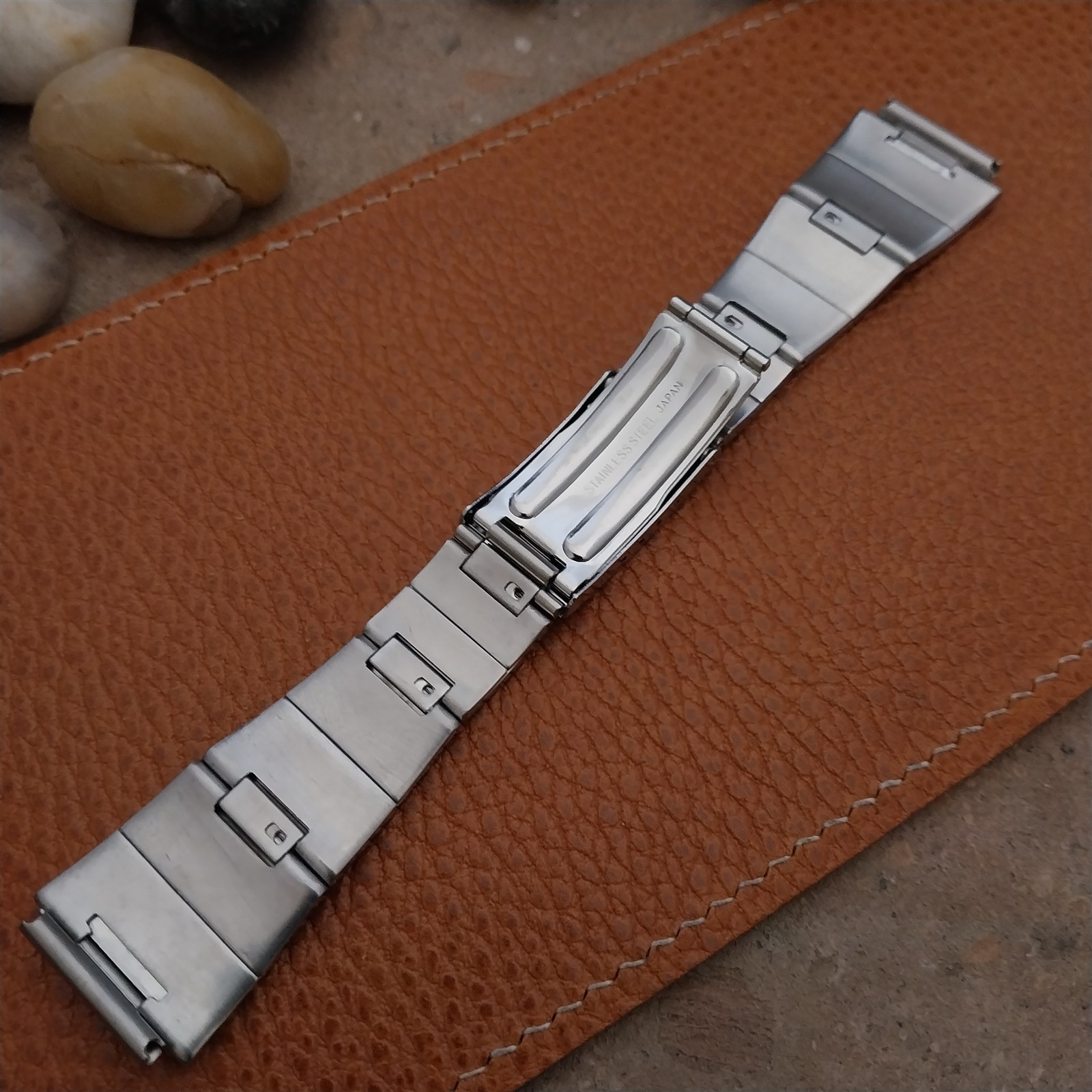 19mm Stainless Steel Bear Japan Classic Flared 1970s Unused Vintage Watch Band