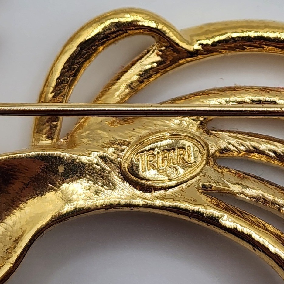 Vintage Trifari Bird of Paradise Brooch Gold Tone Pink Enamel Rhinestone Eye