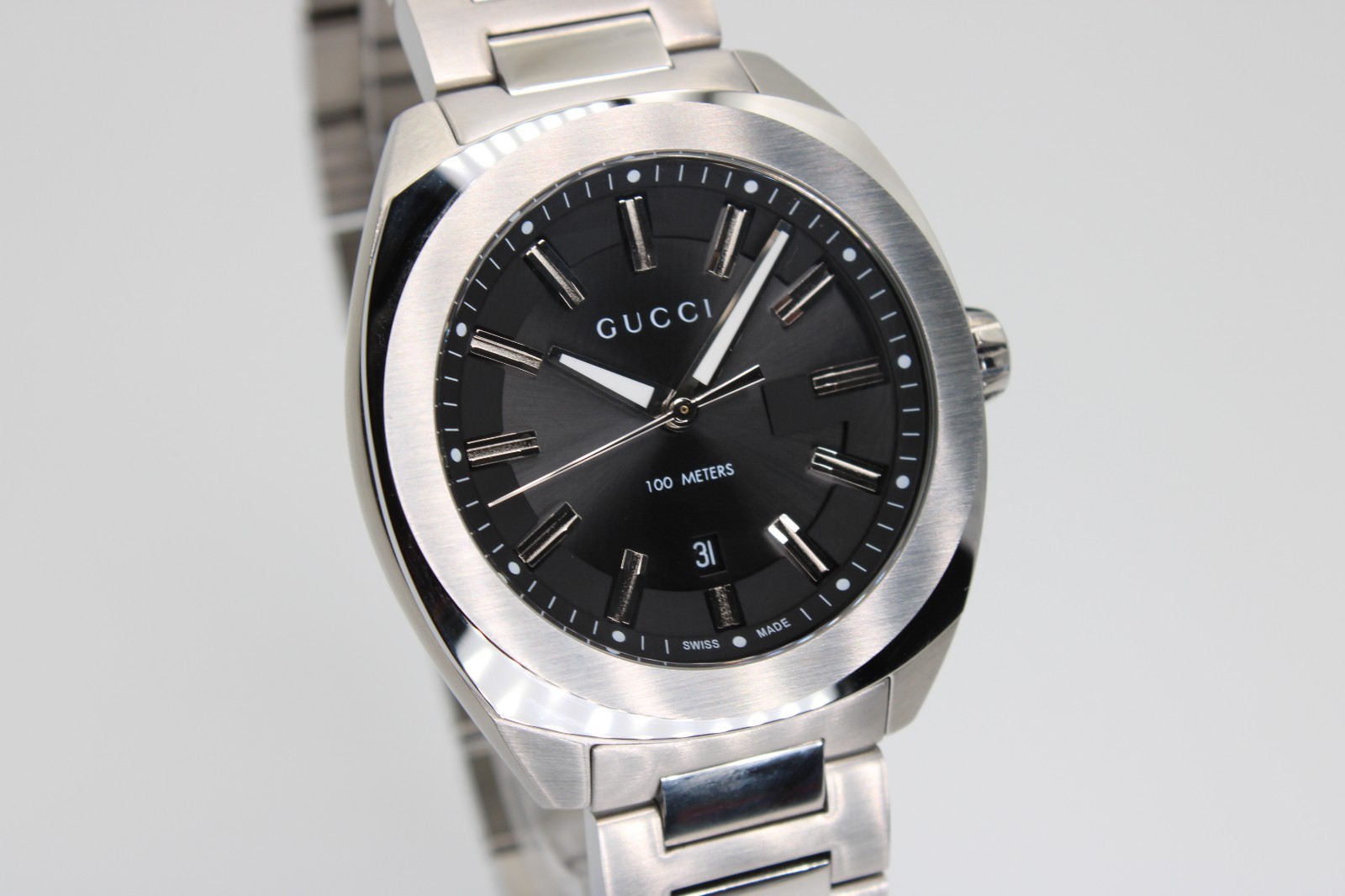 GUCCI GG2570 YA142301 Quartz Black Dial Men’s Watch 41MM