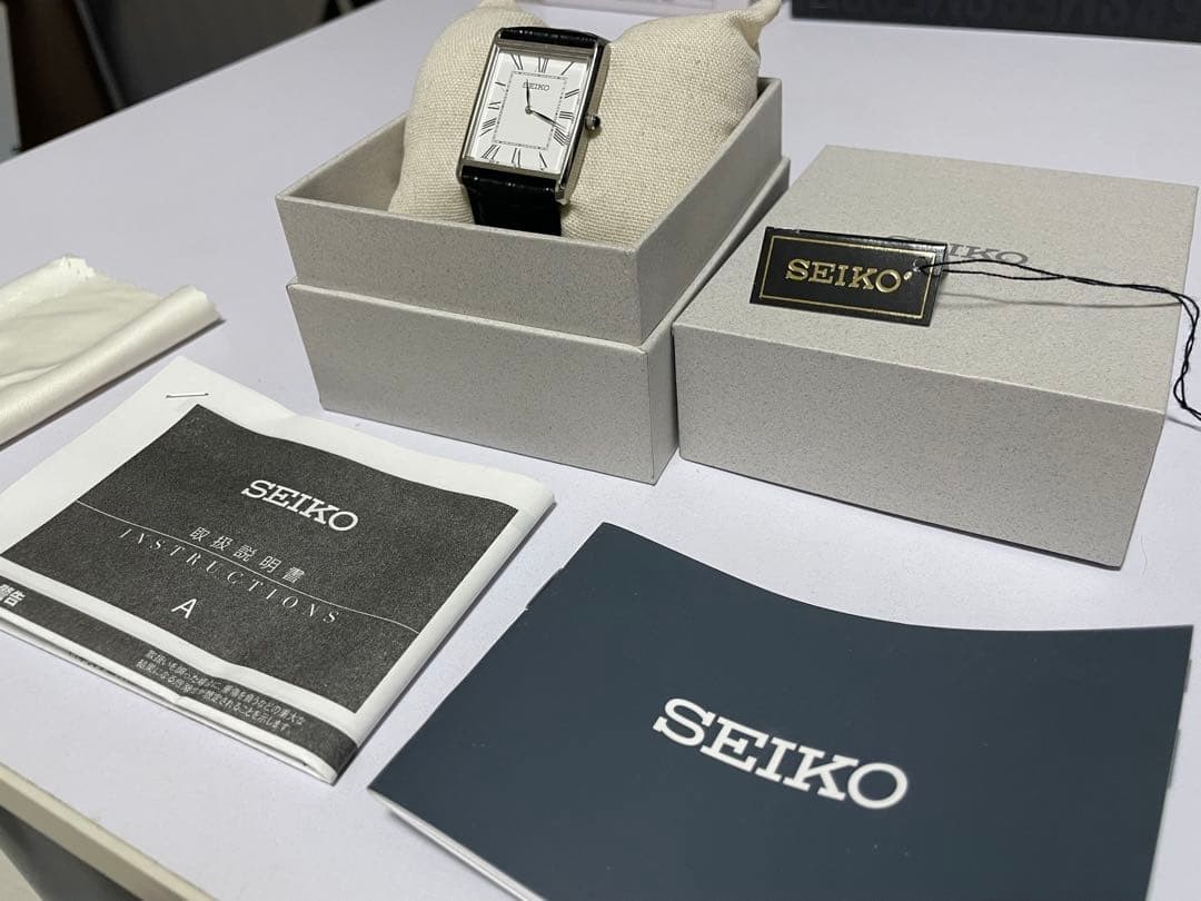 SEIKO Rectangular Quartz Watch SWR049