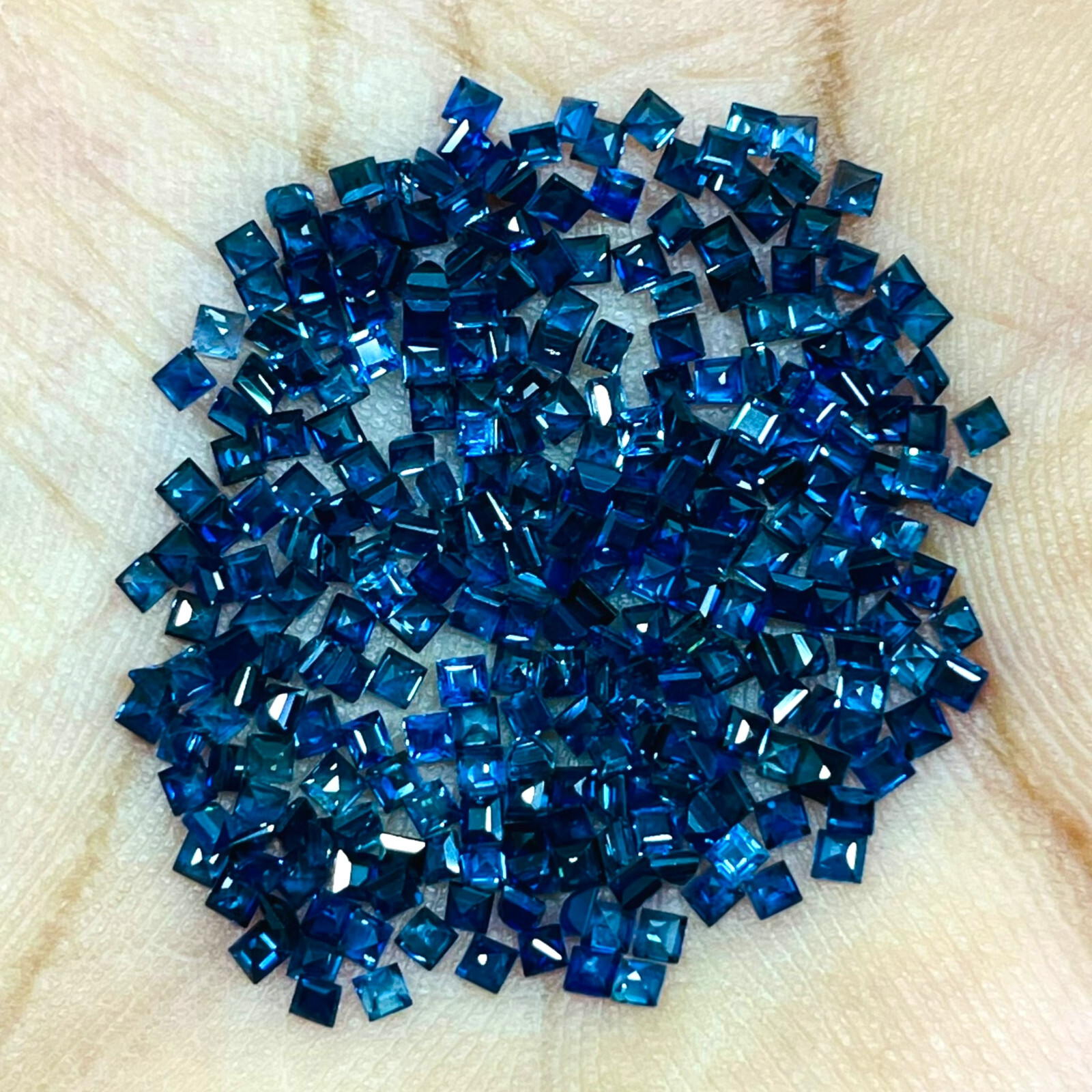 VVS 25 Pcs Natural Ceylon Blue Sapphire 1.7mm Square Cut Loose Gemstones Lot