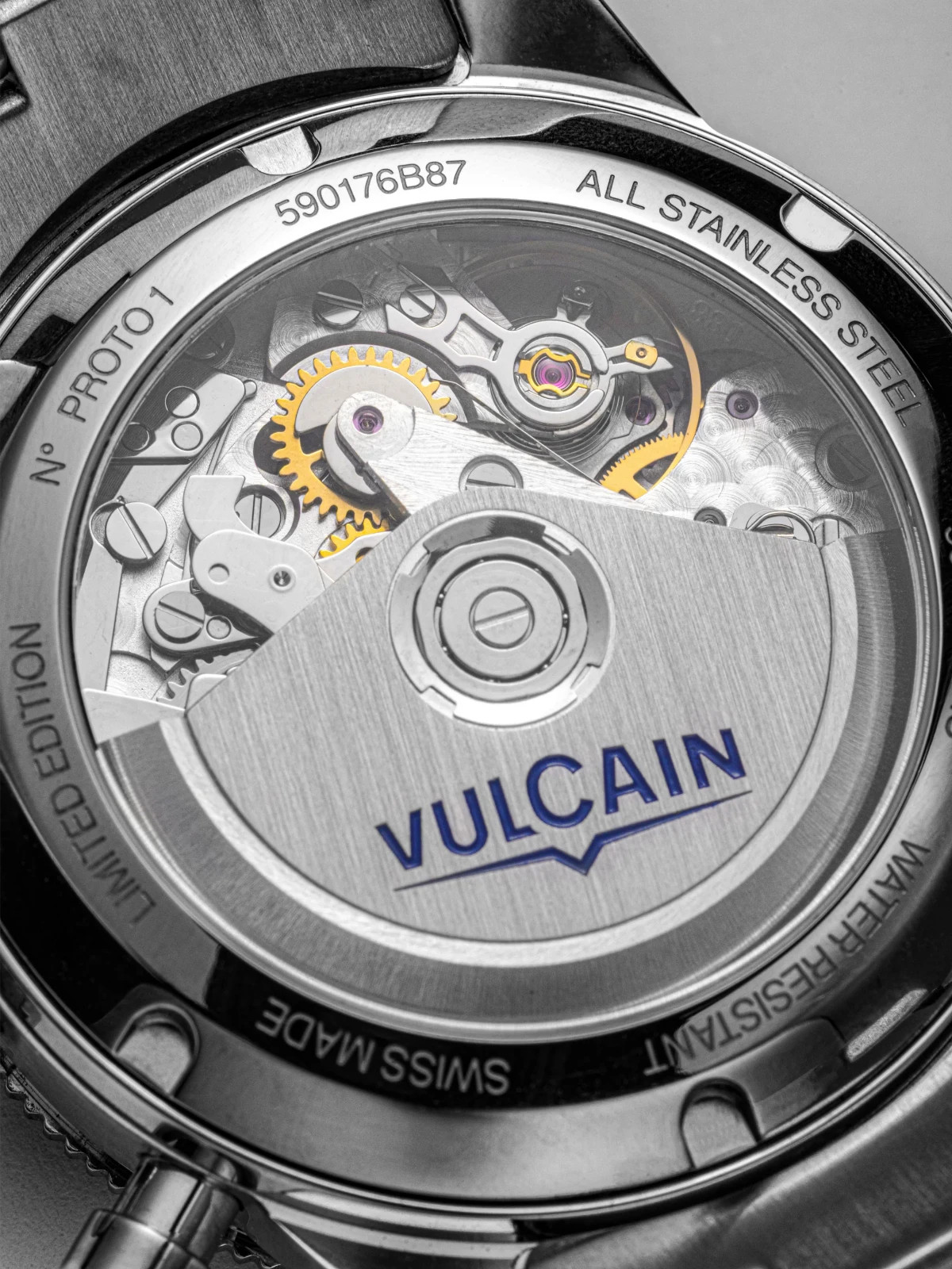 Vulcain Skindiver Chronograph Saumon Automatic Watch Bracelet 39.7mm LE