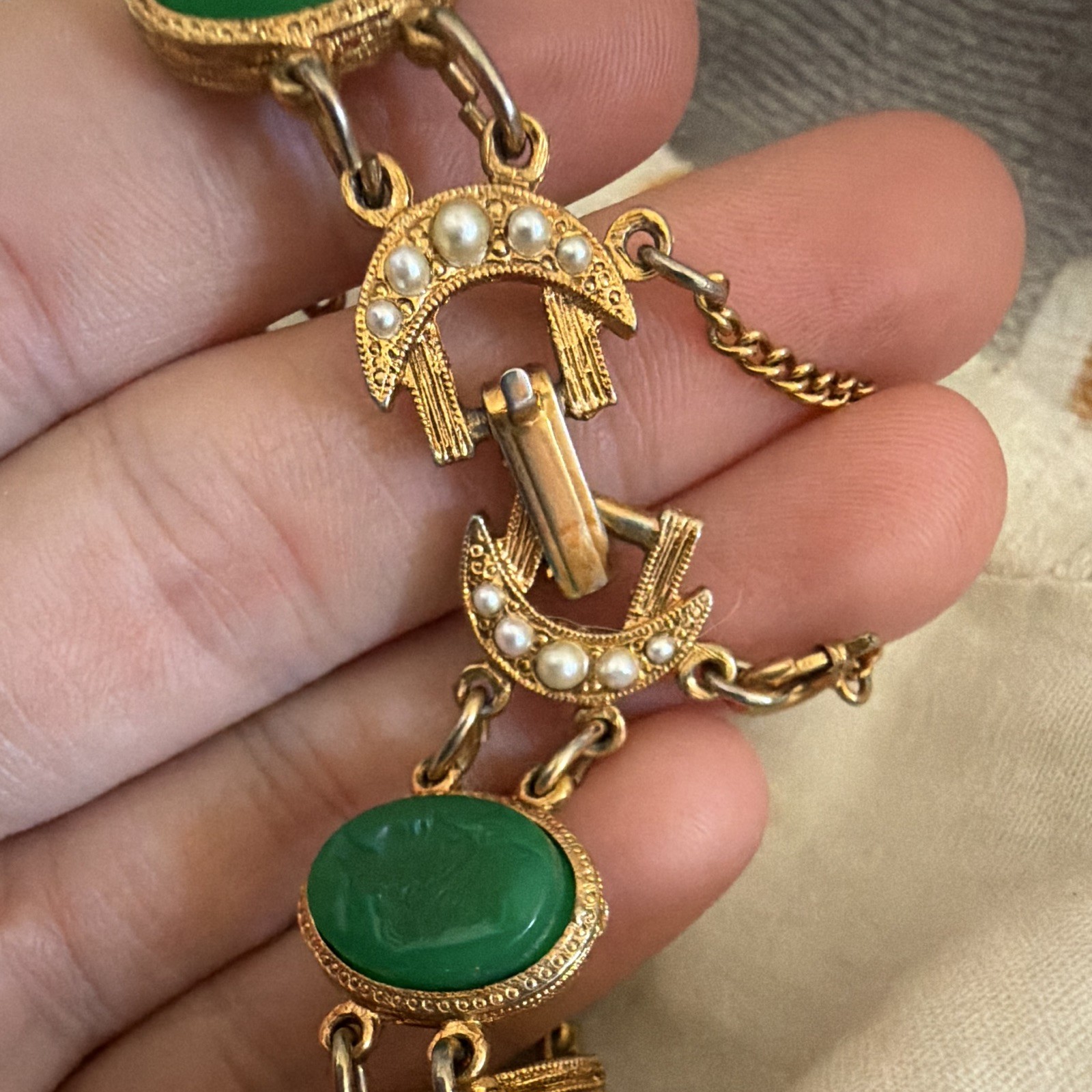 Vintage Gold Cable Link Toggle Bracelet w/ Oval Green & Black Cameo Cabochons
