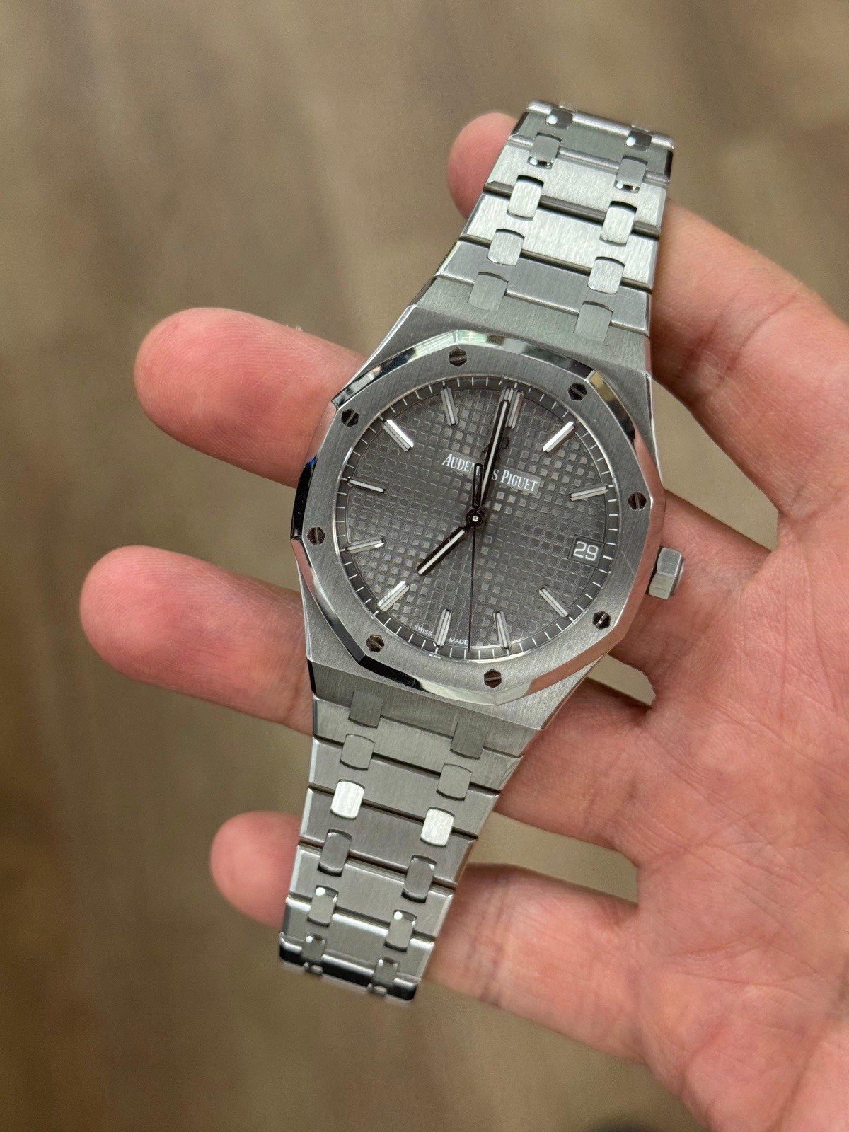MINT AUDEMARS PIGUET ROYAL OAK 41MM GREY DIAL STAINLESS STEEL 15500ST B&C