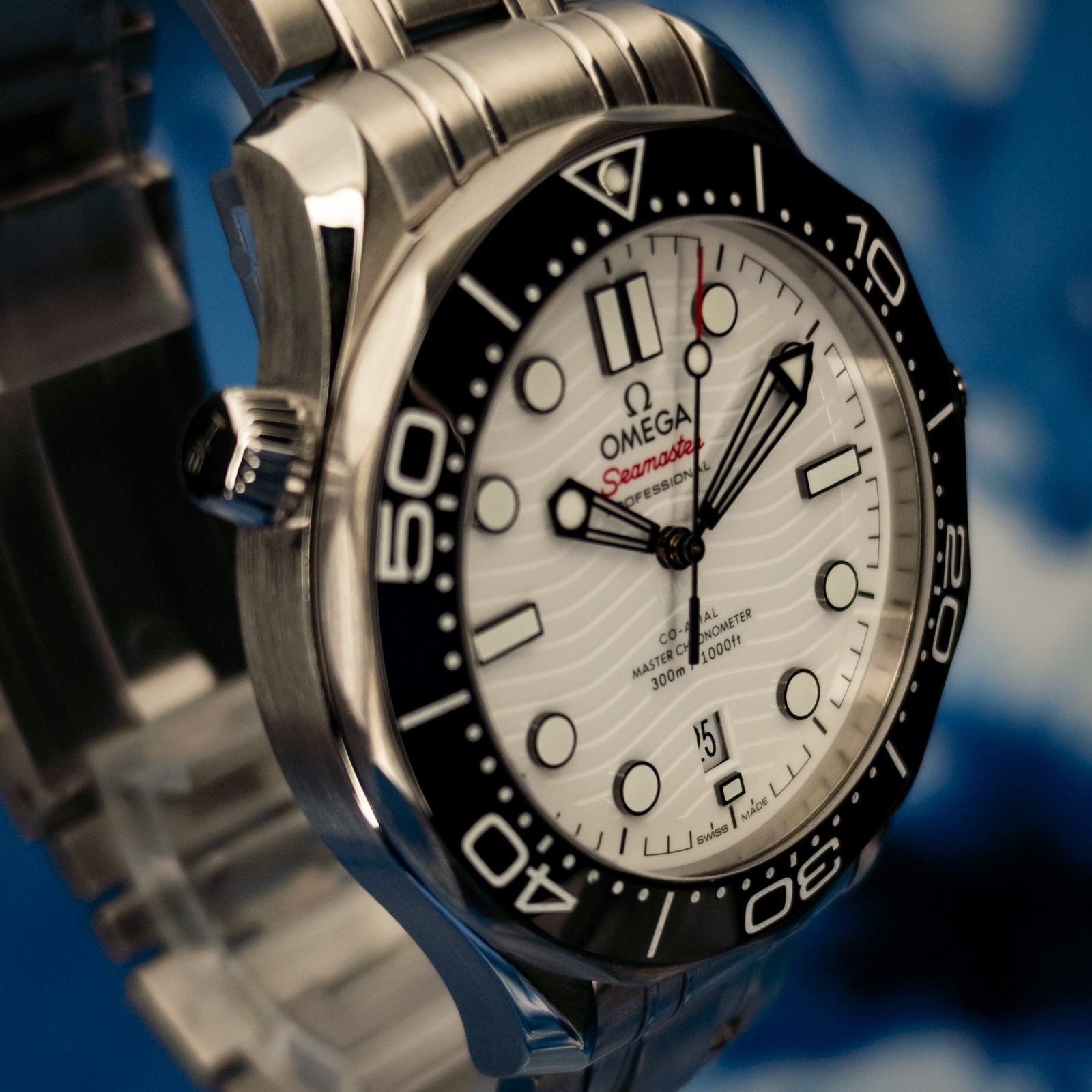 2025 Omega Seamaster Diver 300M 42mm White Wave 210.30.42.20.04.001 Box & Papers