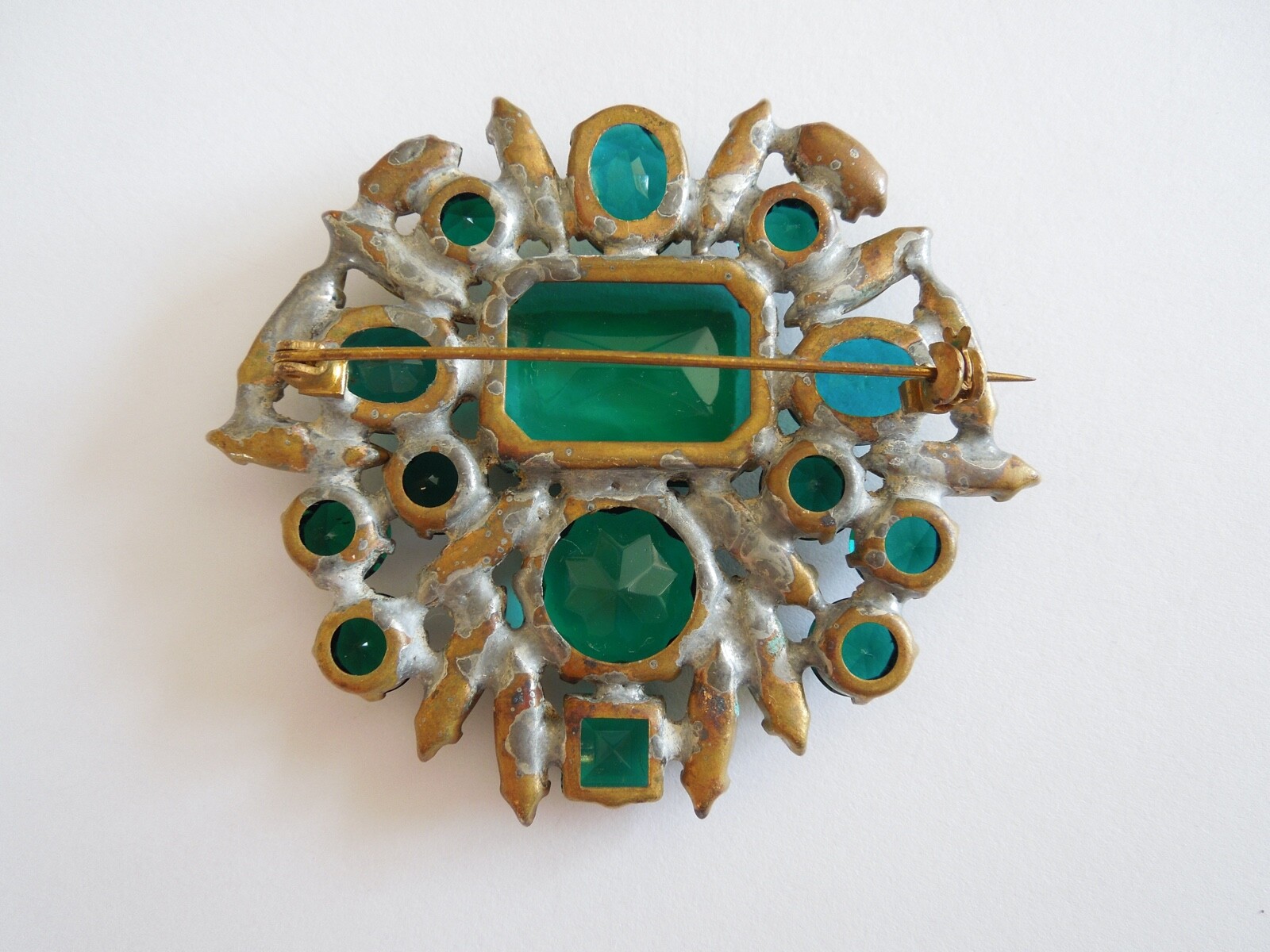 Massive Vintage Gablonz Brooch Green/Yellow 32.5 g/6.6 x 5.8 cm