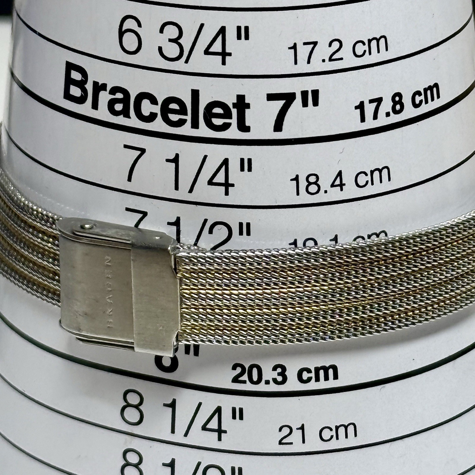 Skagen Womens Watch Two Tone Bracelet Faceted Mineral Crystal Excellent Conditio