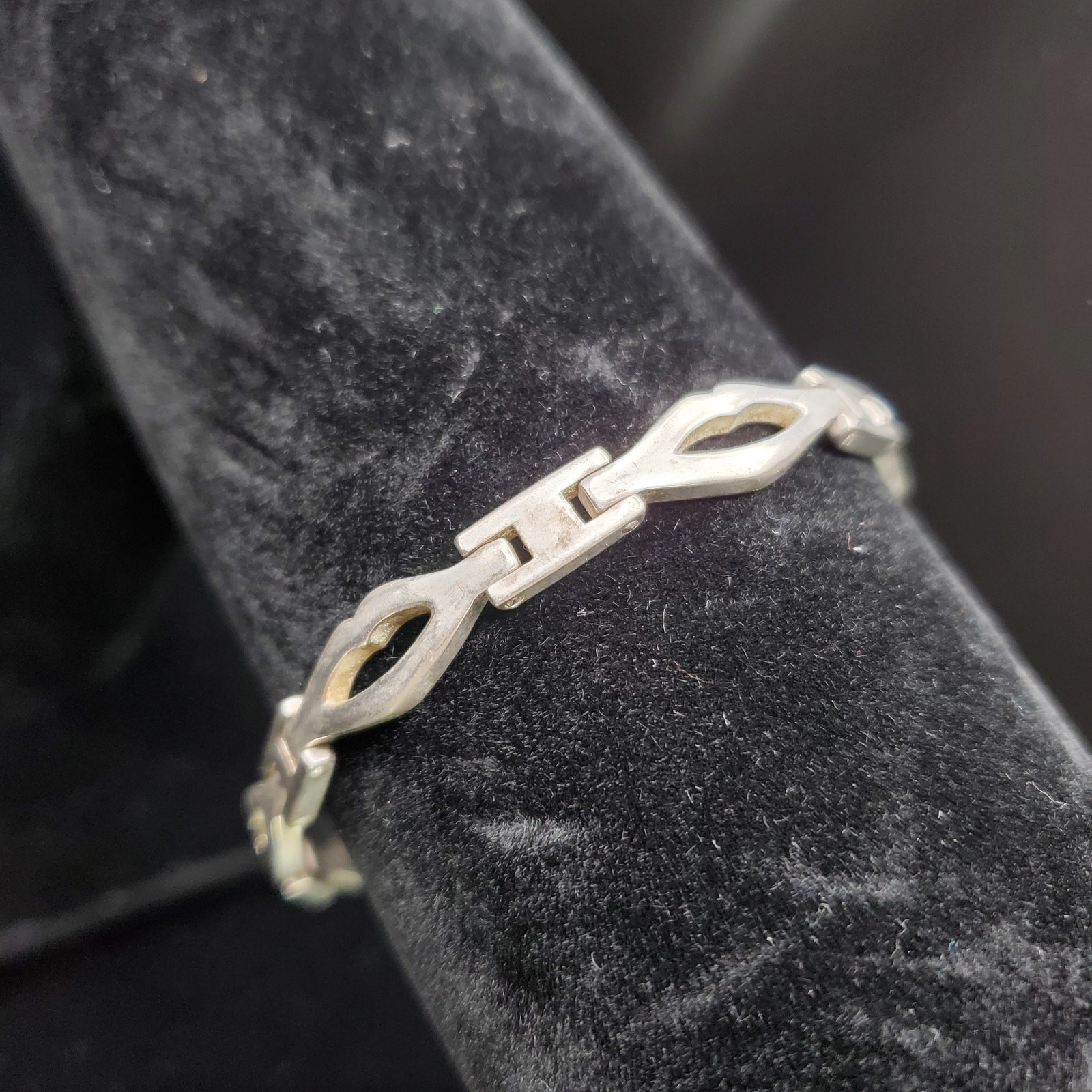Solid Sterling Silver Kiss Bracelet Fun 7.25″ Inside Links shaped like Lips