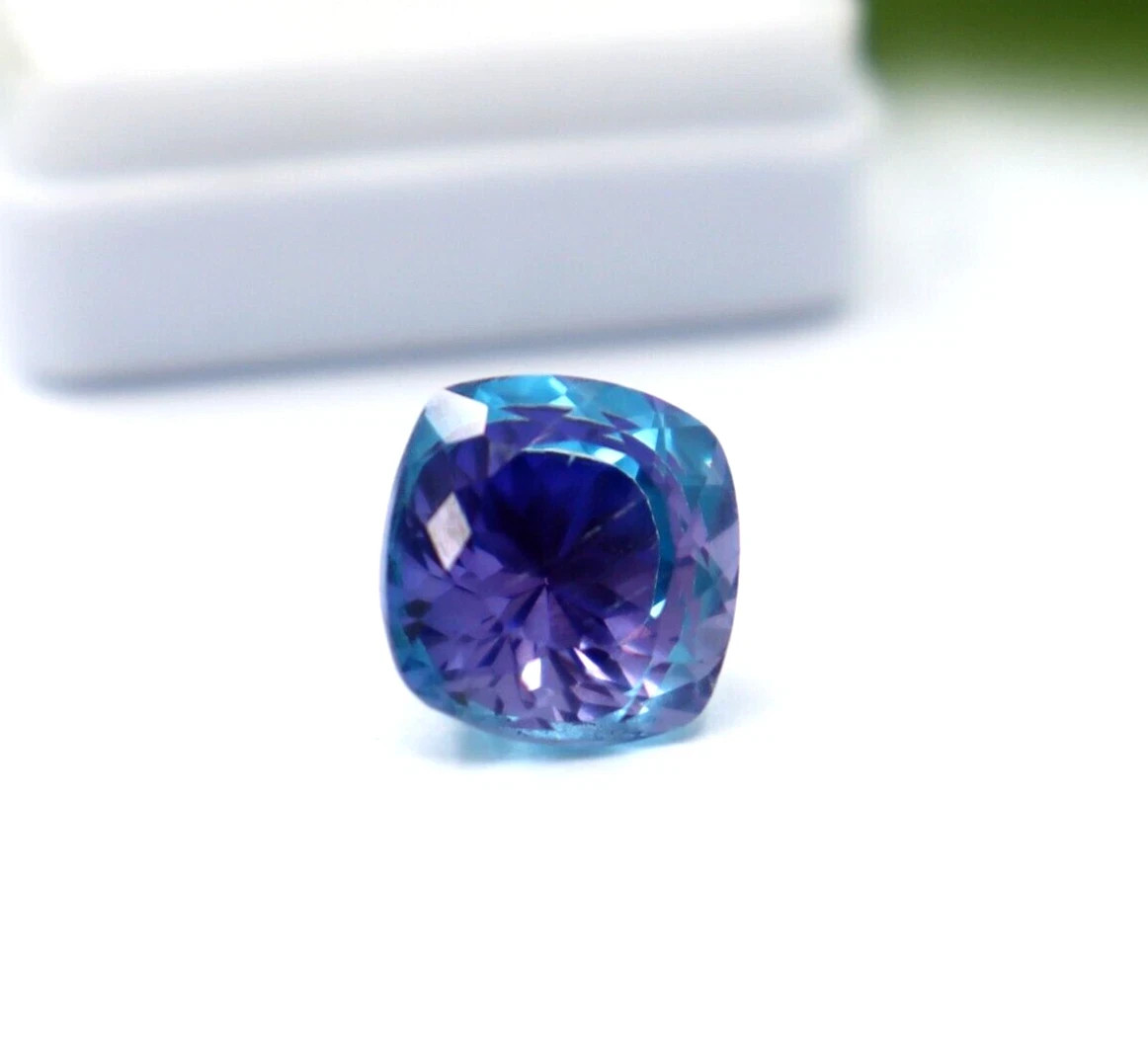 Cushion Cut Bi-Color Loose Gemstone Natural Pitambari Sapphire Certified 7.85 ct