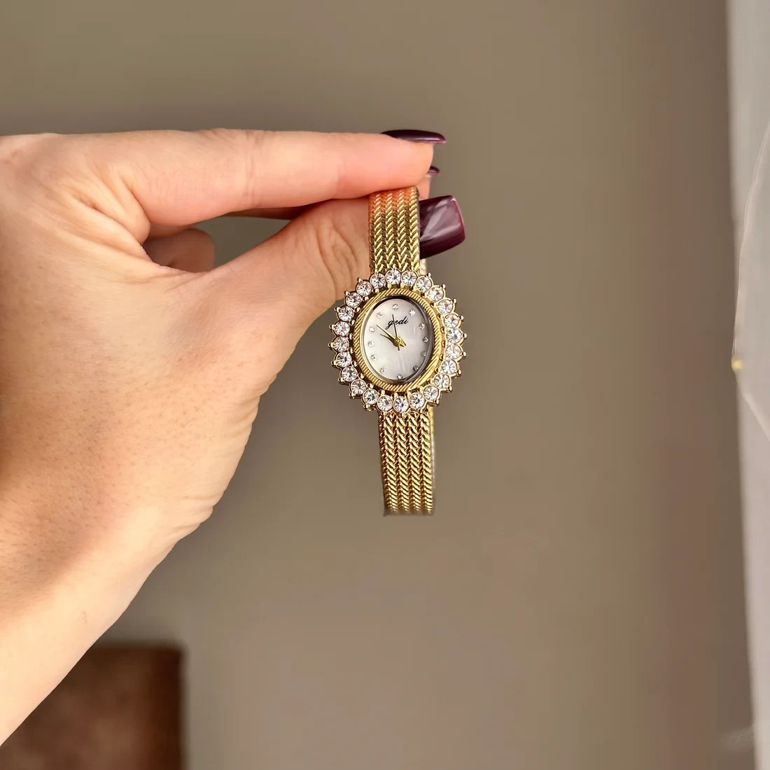 Women’s Gold Crystal Bracelet Watch Vintage Luxury Style Elegant Dress Watch NEW