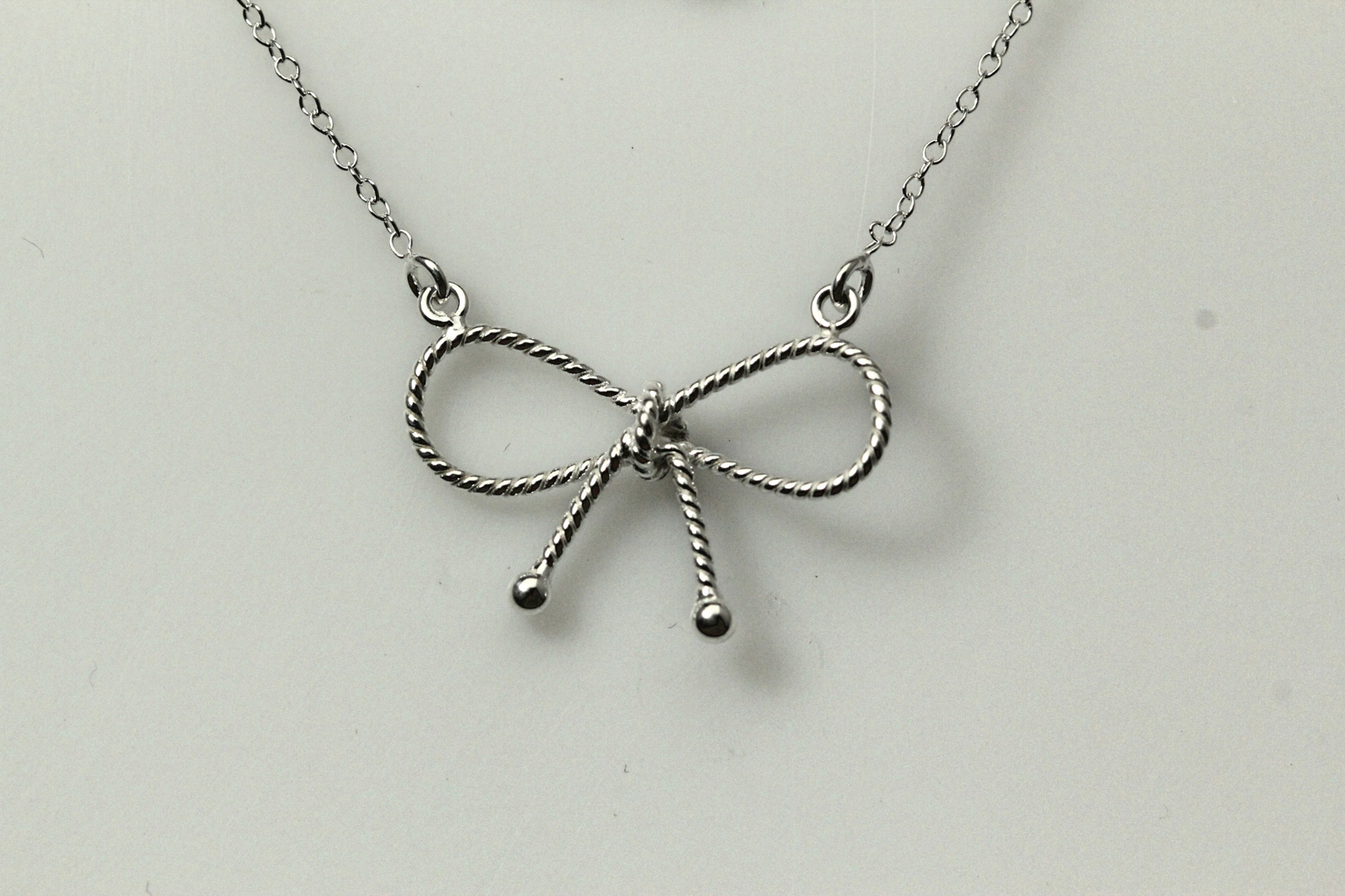 Brand New Sterling Silver 18″ Cable Link Chain Necklace Bow 1.7 Grams (NEC3619)