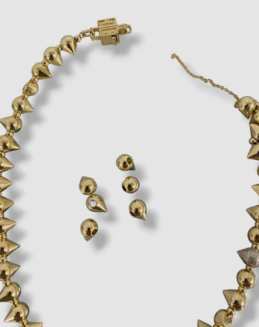 $890 Givenchy Men’s Gold G-Stud Beaded Necklace