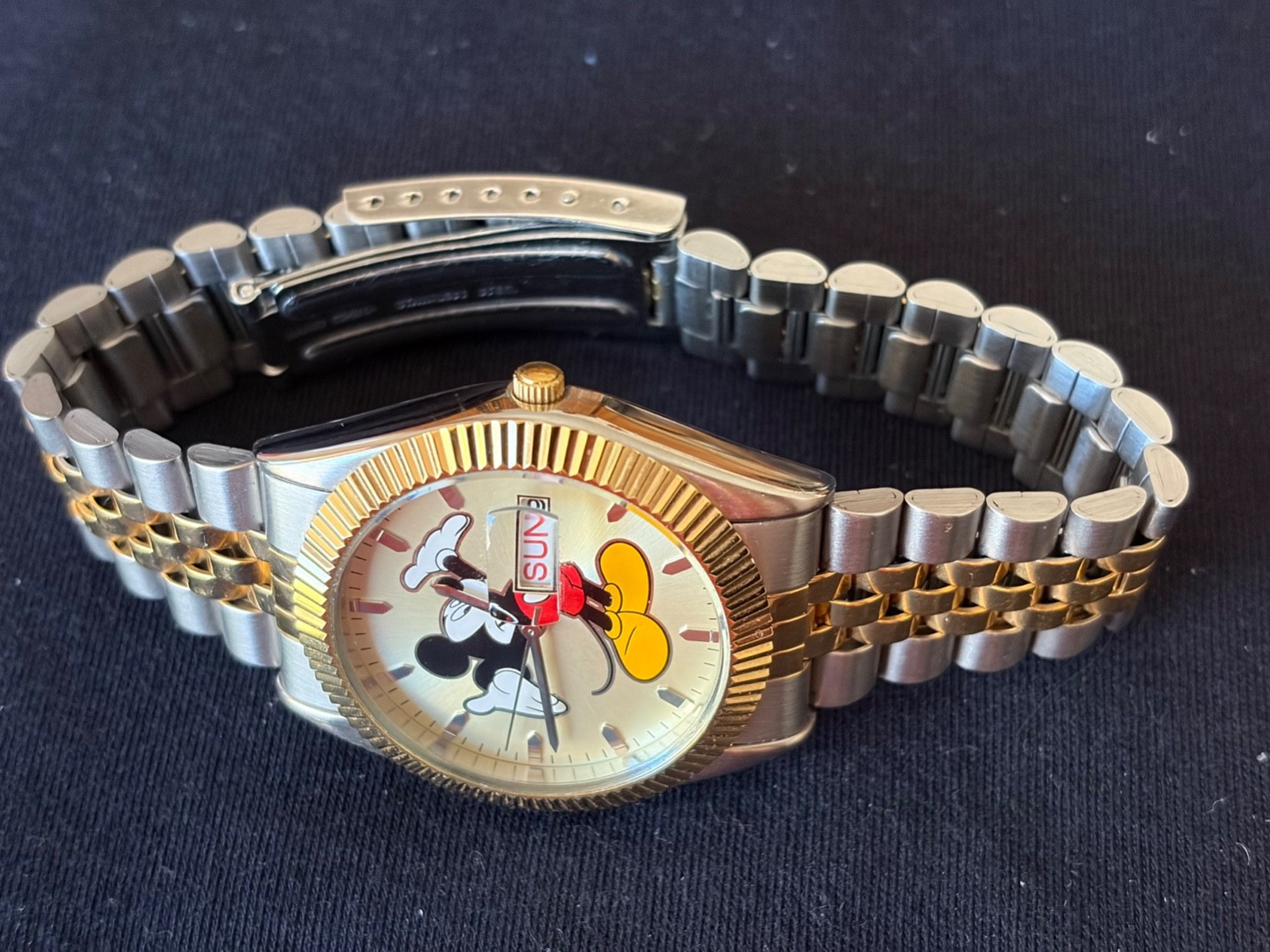 VINTAGE MICKEY MOUSE WATCH S11 MARKETING TWO TONE WORKING NEW BATTERY MC0163