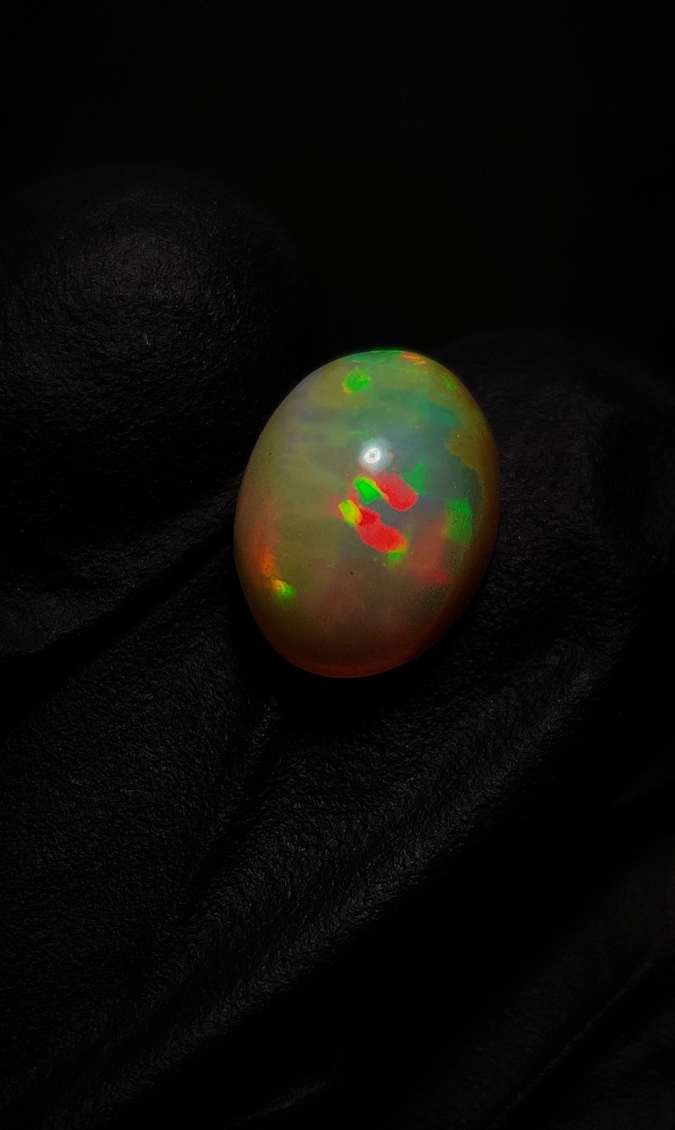 2.80 Ct Natural Ethiopian Welo Opal Cabochon – Jewelry Grade Multi Fire oval Cut