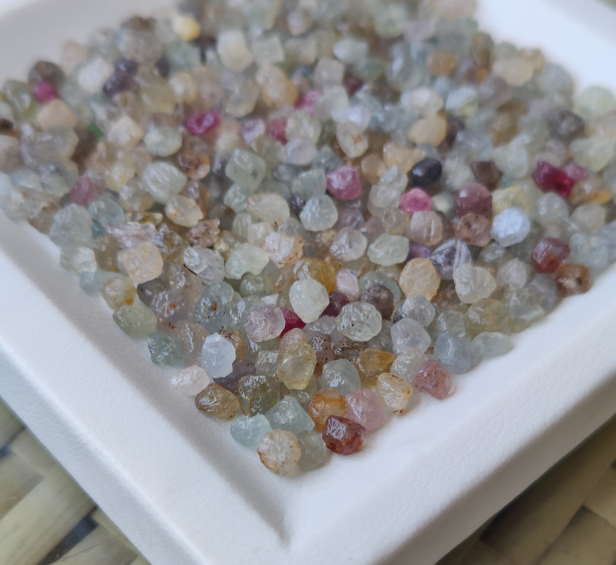 100% Natural Sapphire Rough, Loose Gemstone Sapphire Cut Grade Raw Gemstone M 52
