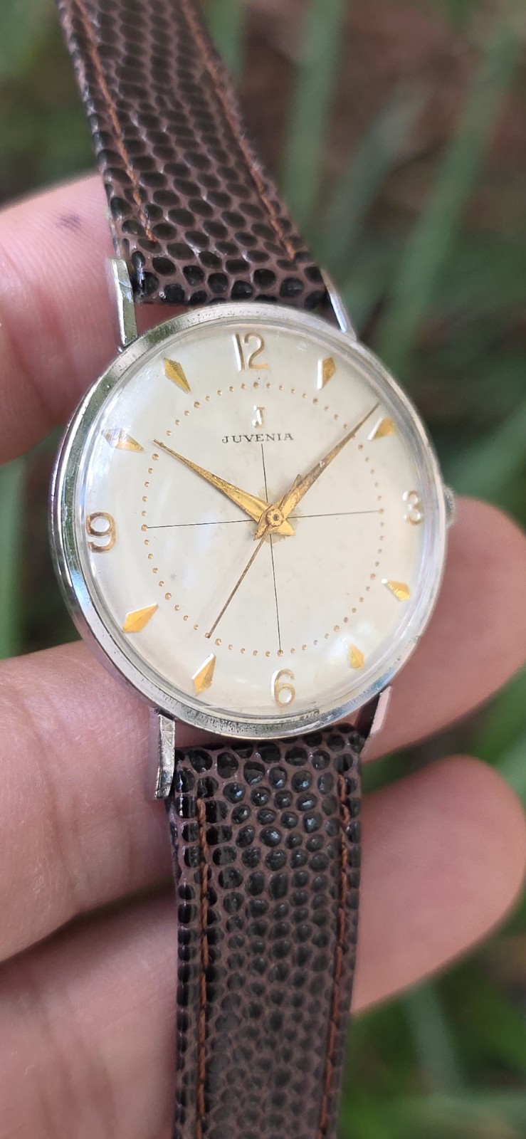 Vintage 1960’s Juvenia Cal. 612 Crosshair Dial Men’s 33mm Manual Wind Watch