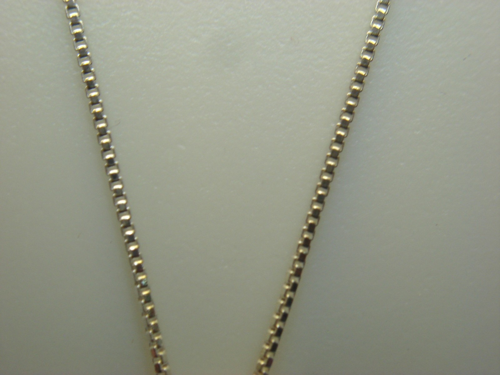 STERLING SILVER MODERN STYLE CROSS PENDANT WITH 18″ STERLING SILVER CHAIN