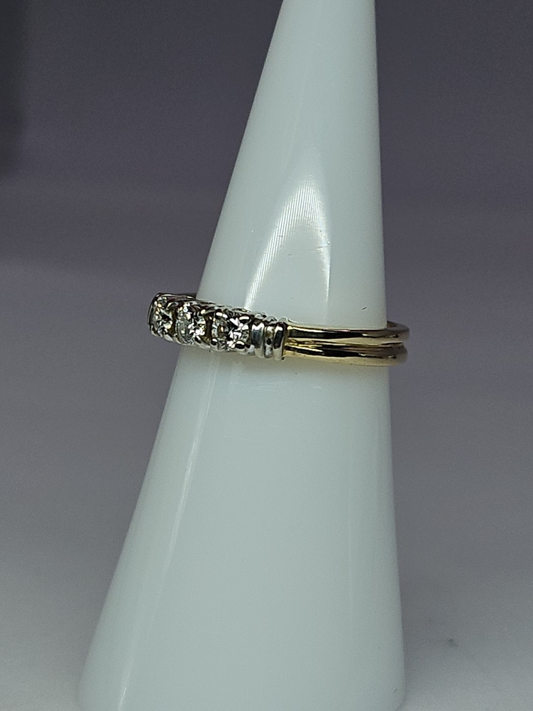 14k Yellow Gold 0.27TCW Diamond 3 Stone Ring Past Present Future Size 5.5 3.08g