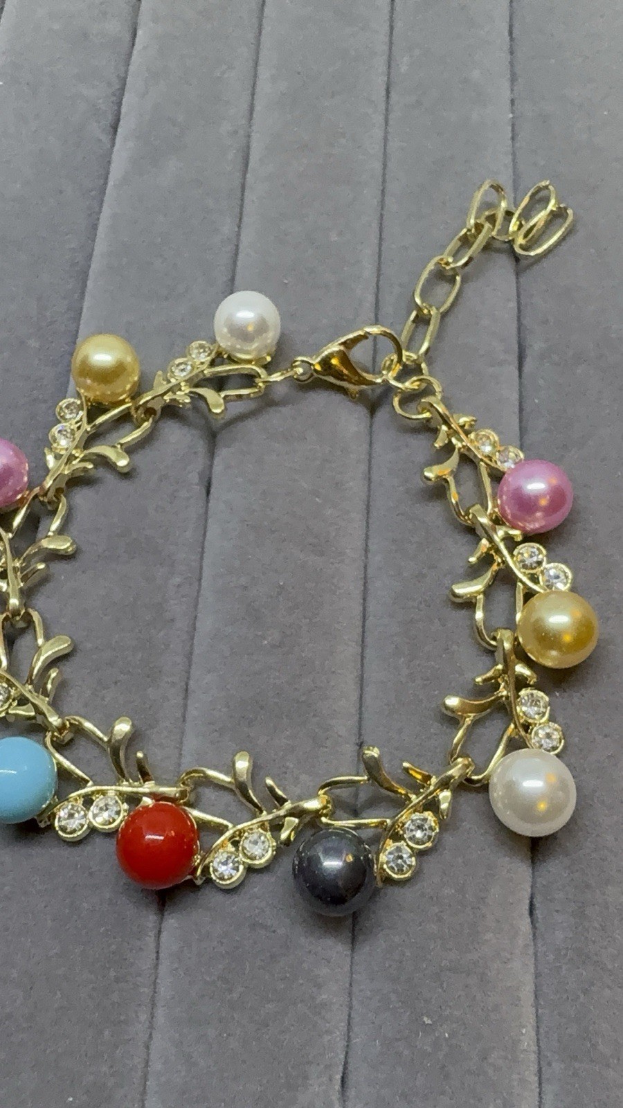 Multi Col.Shell Prl. Austr. Cryst. Bloss. Vine Brace. In Goldtone,6.5-8.5 Alloy