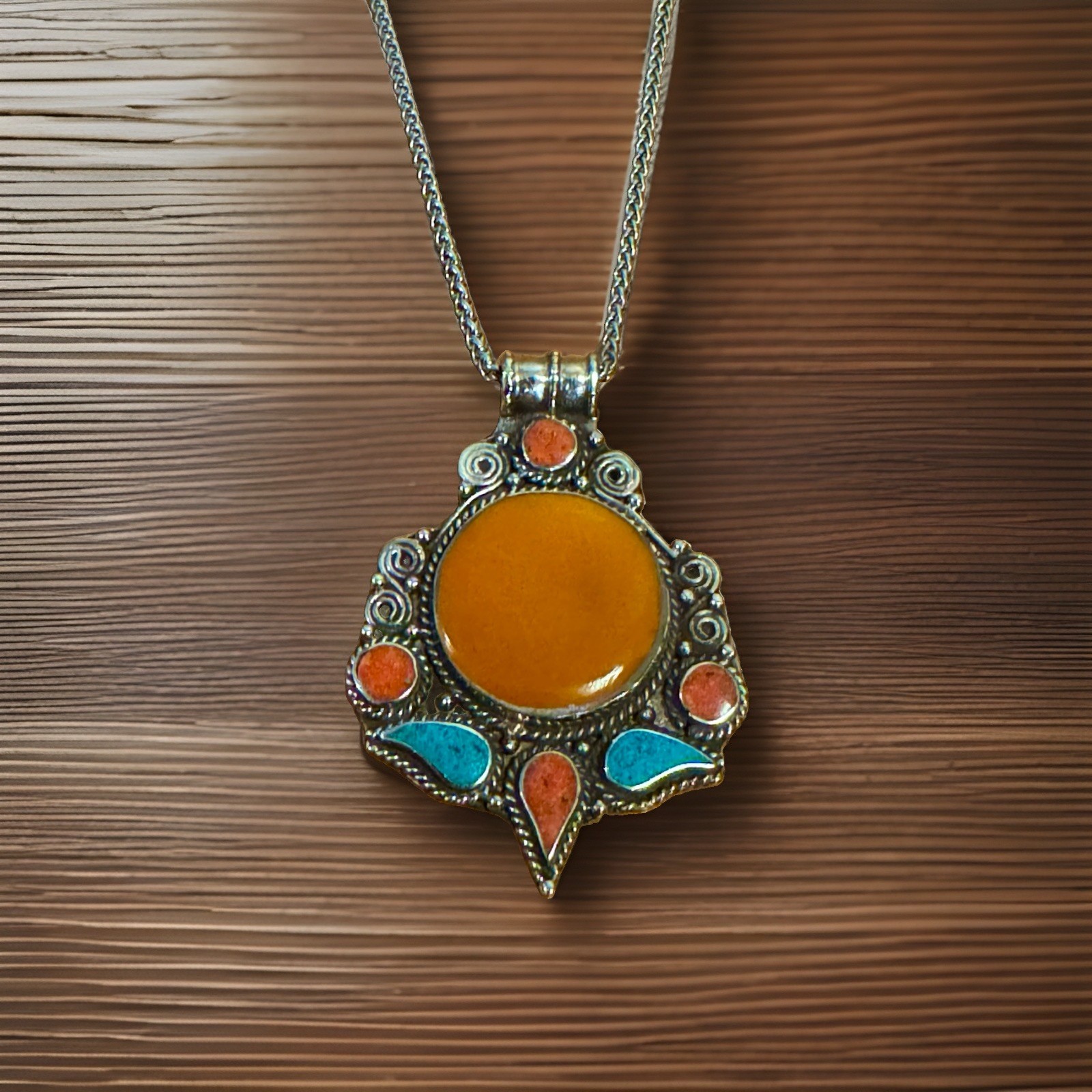 Vintage Style Handcrafted Amber Resin & Inlay Stones Pendant Set In Silver 30gr