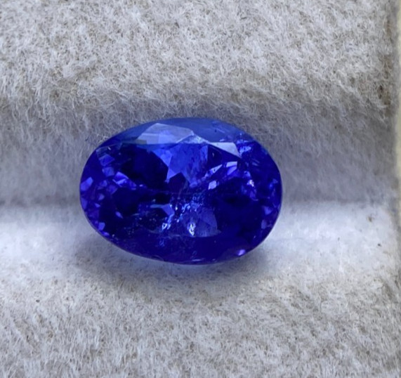 Certified 8×6 MM Natural Top Color Tanzanite Oval Shape Cut Stone 1.65 Carat