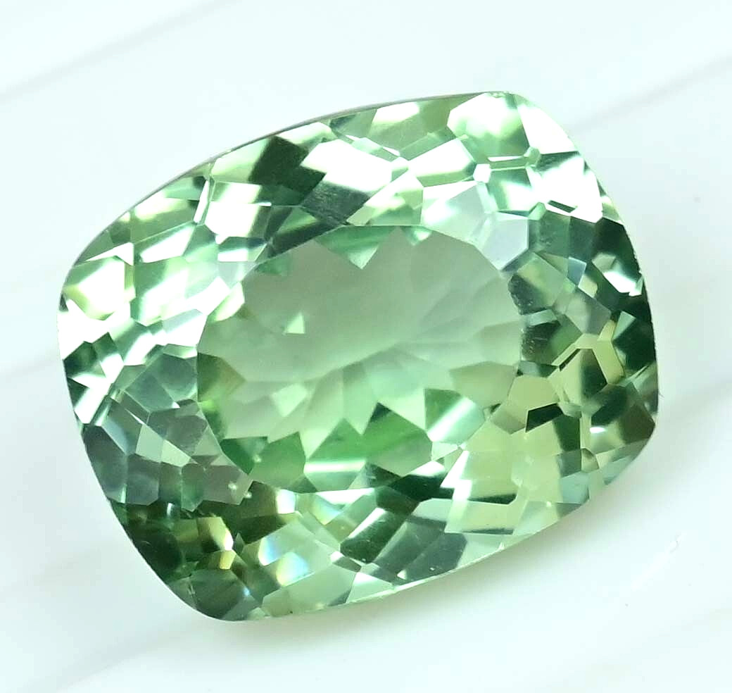 14.10 Ct Natural Ceylon Green Sapphire Cushion Certified Flawless Loose Gemstone