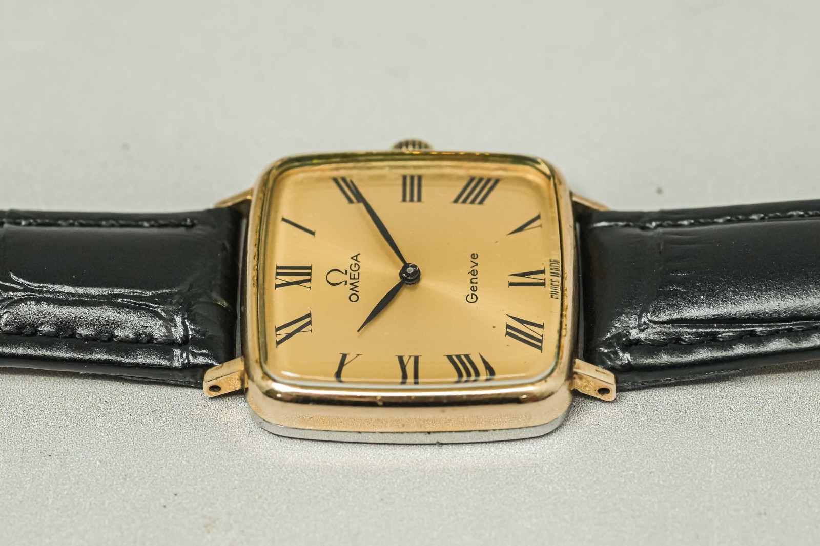 *Vintage 1975* OMEGA Geneve Cal.625 Manual Winding Roman Gold Square 26mm Men’s