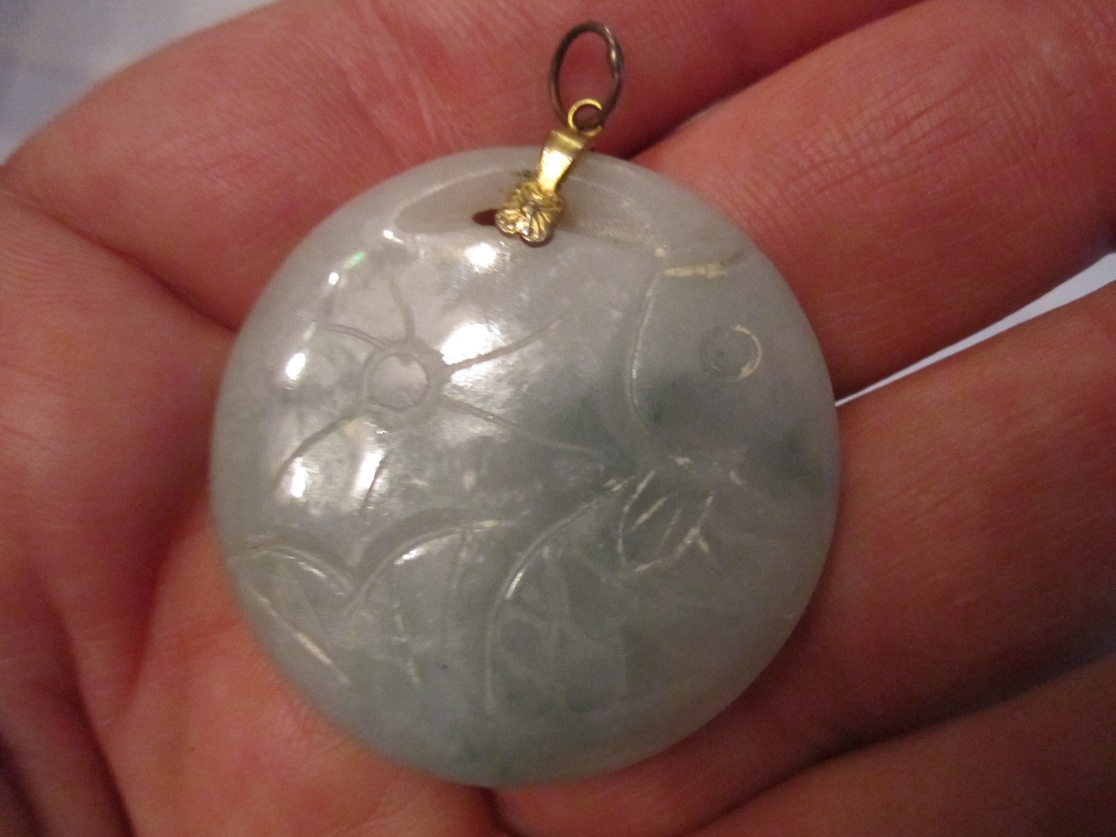 JADE CARVED ETCHED PENDANT – ROUND – 1 1/2″ IN DIAMETER – 15 GRAMS – TK3-B