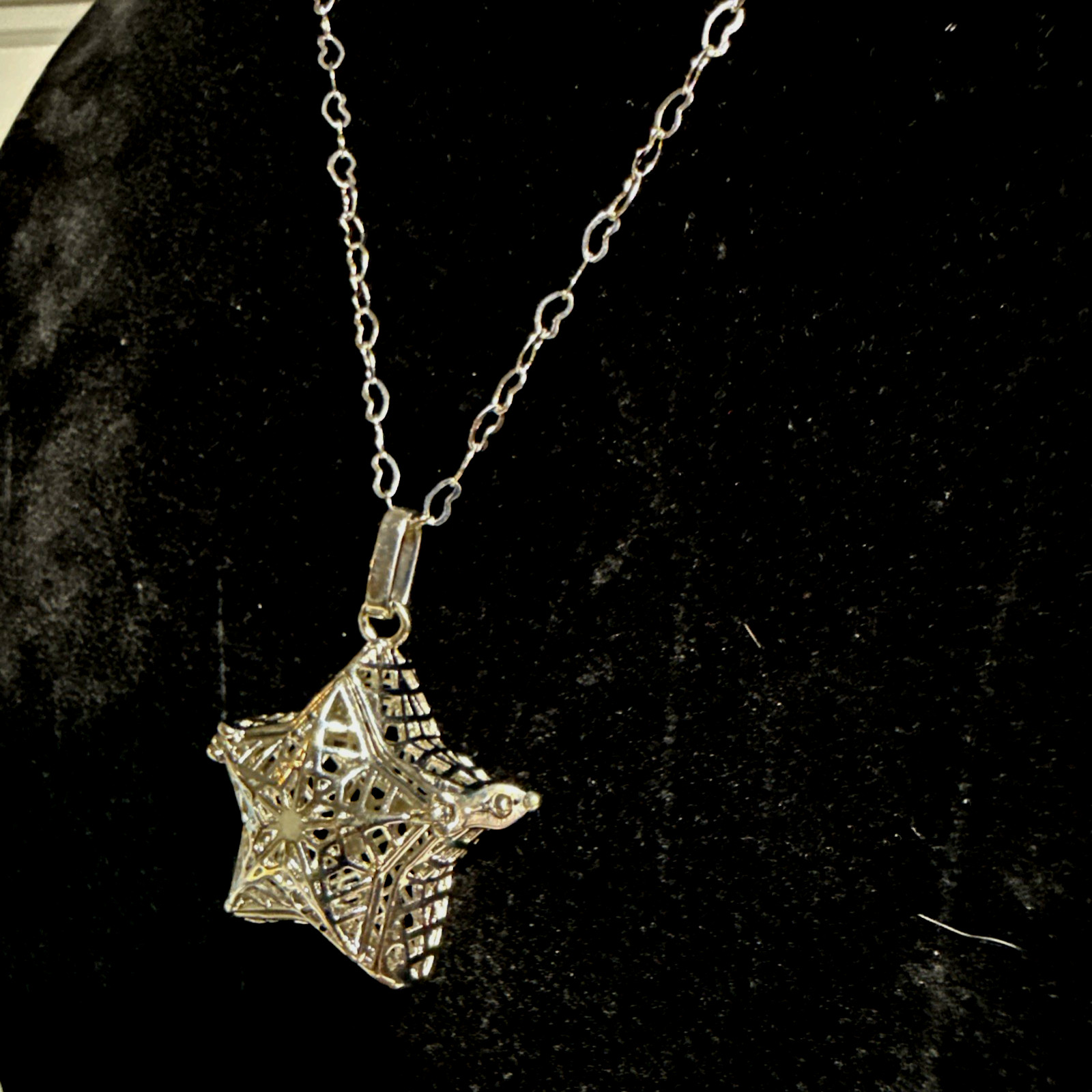 16in W 3 In Extender Silver Tone Necklace With Star Locket Pendent 1 In In Size