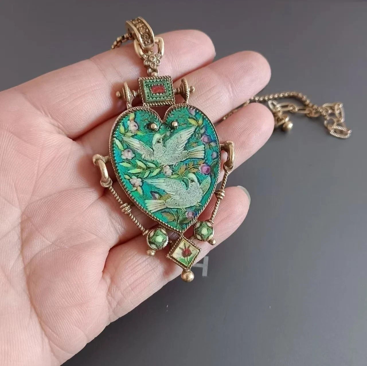 Vintage European Heart Enamel Necklace Unique Art Inlay Retro Pendant Jewelry