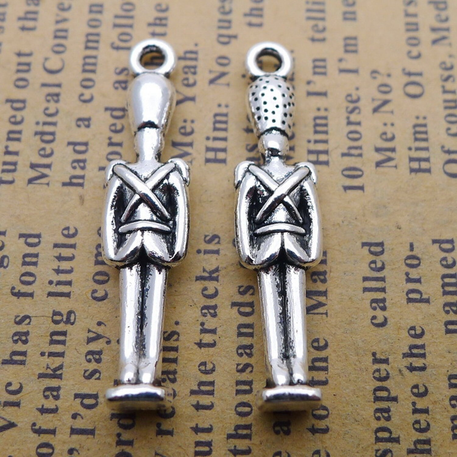15 or 40PCS, Antique Silver Toy Soldier Charm Pendant, Royal Guard Charm Pendan
