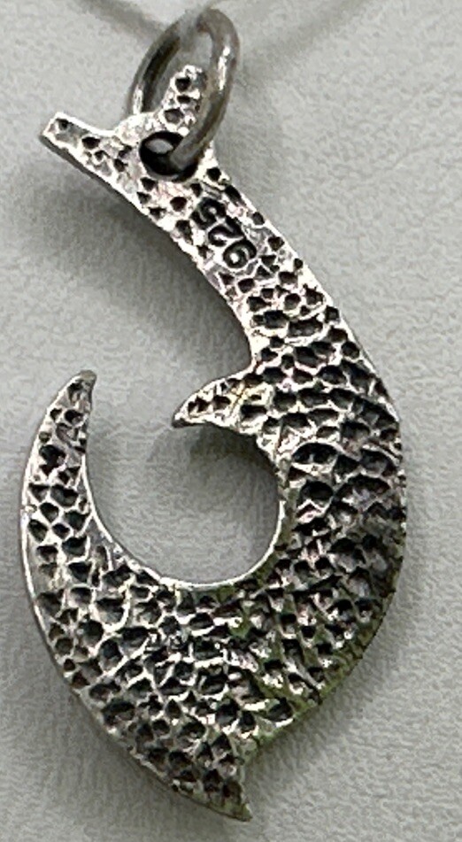 Sterling Silver Hawaiian Quilted Sea Turtle Dolphin Pendant (7.69gr)