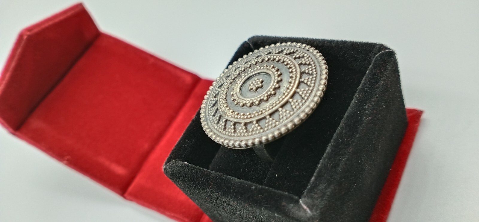 Mid-Centruy Indian Style Circle Shape Women’s Ring In Pure 935 Argentium Silver