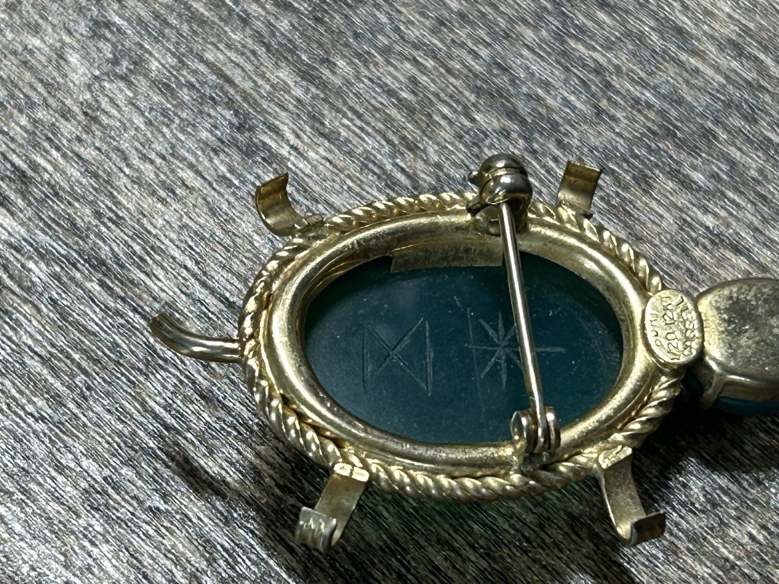Turtle Brooch Gold Filled (120 12KT) Burt Cassell Green Stone